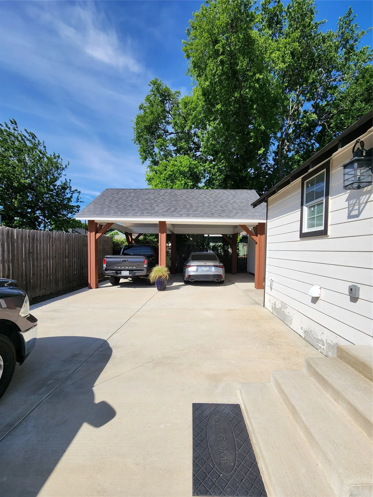 Single Family Residence For Sale in Ellis County , 607 Dr Martin Luther King Jr Boulevard, Waxahachie, Texas 75165, 3 Bedrooms, 2 Bathrooms, Garage spaces, 1,204 Sqft, built in 1920, Price $295,000, mls#21346533, Real Estate Agent in Waxahachie, Homes For Sale in Ellis county, Homes For Sale in Waxahachie, Realtor in Waxahachie Texas, Real Estate Brokerage Independent Realty Texas, Luminita Cordes Realtor