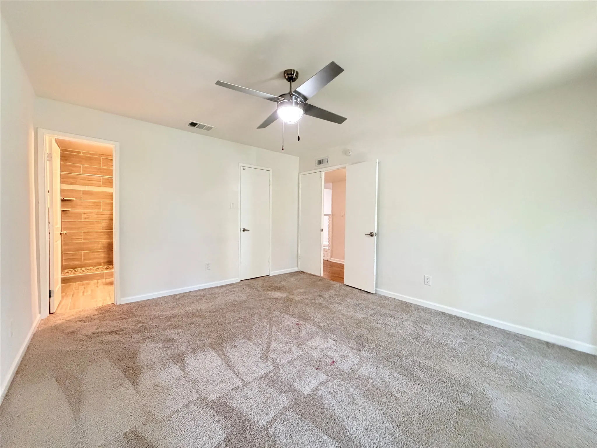 Single Family Residence For Rent in Dallas County , 407 Ivy Way, Garland, Texas 75043, 4 Bedroom, 2 Bathroom, Garage spaces, 1,864 Sqft, built in 1974, mls#21347400, Real Estate Agent in Garland, Homes For Rent in Dallas county, Homes For Rent in Garland, Realtor in Garland Texas, Real Estate Brokerage Independent Realty Texas, Luminita Cordes Realtor