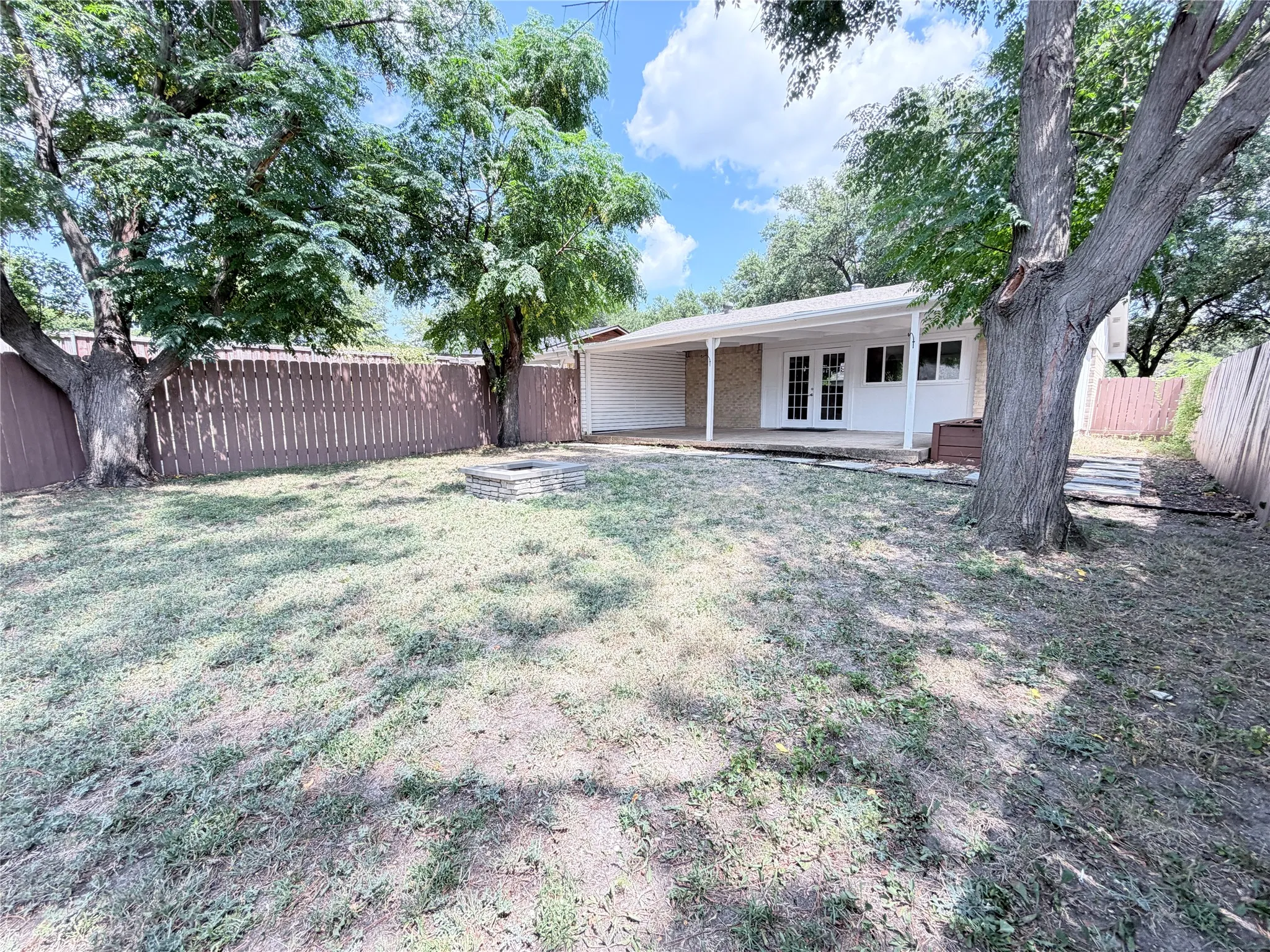 Single Family Residence For Rent in Dallas County , 407 Ivy Way, Garland, Texas 75043, 4 Bedroom, 2 Bathroom, Garage spaces, 1,864 Sqft, built in 1974, mls#21347400, Real Estate Agent in Garland, Homes For Rent in Dallas county, Homes For Rent in Garland, Realtor in Garland Texas, Real Estate Brokerage Independent Realty Texas, Luminita Cordes Realtor