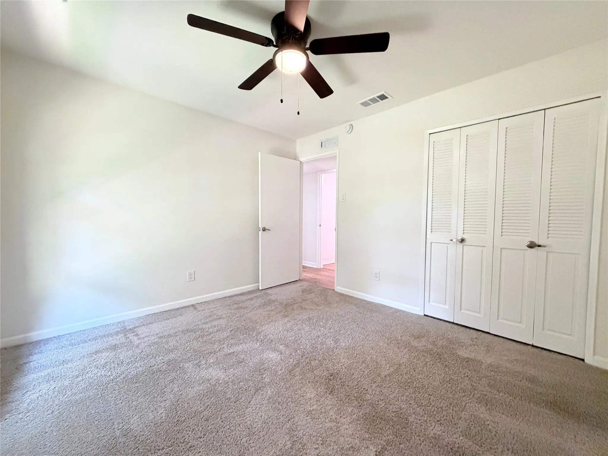 Single Family Residence For Rent in Dallas County , 407 Ivy Way, Garland, Texas 75043, 4 Bedroom, 2 Bathroom, Garage spaces, 1,864 Sqft, built in 1974, mls#21347400, Real Estate Agent in Garland, Homes For Rent in Dallas county, Homes For Rent in Garland, Realtor in Garland Texas, Real Estate Brokerage Independent Realty Texas, Luminita Cordes Realtor