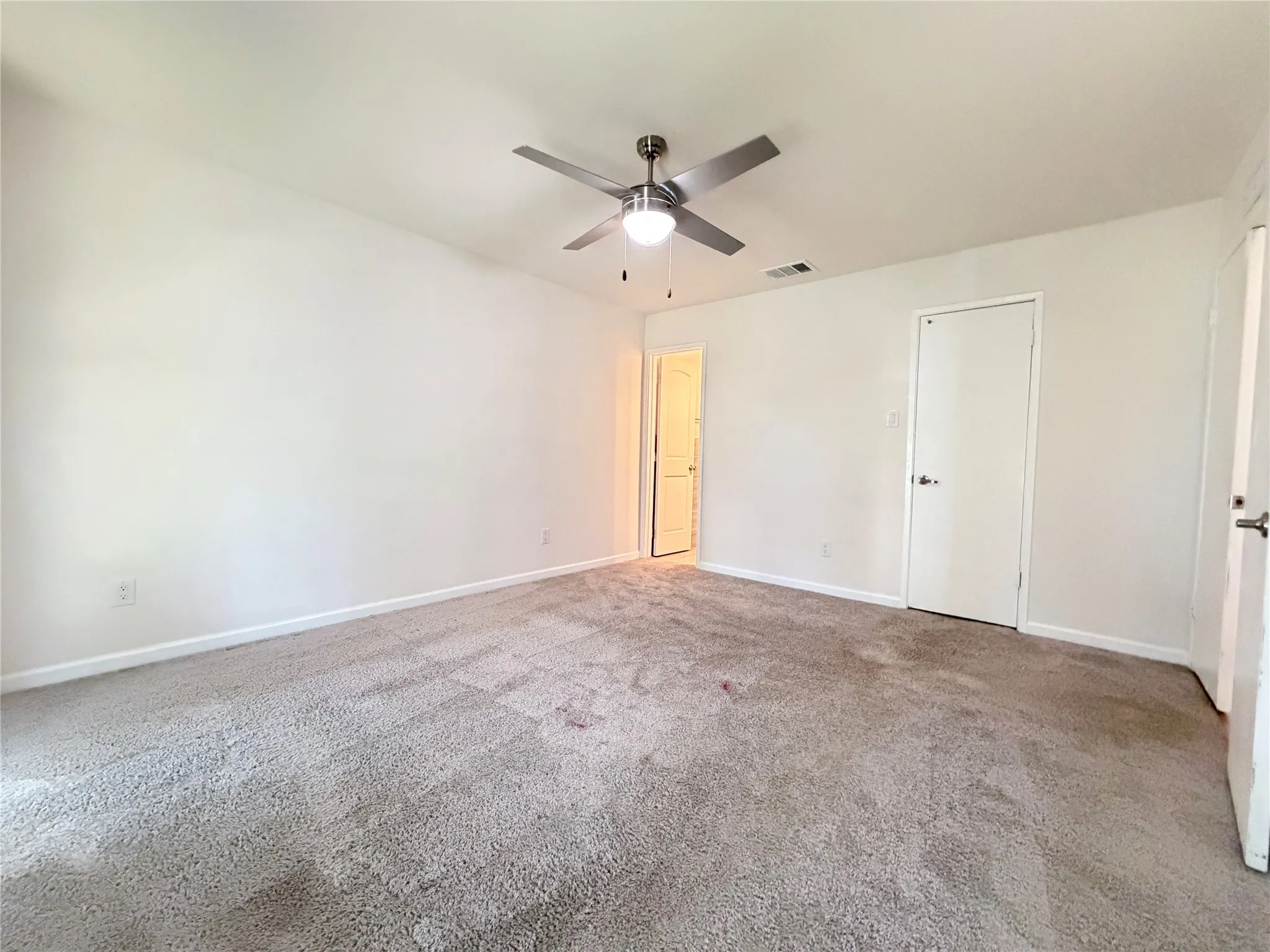 Single Family Residence For Rent in Dallas County , 407 Ivy Way, Garland, Texas 75043, 4 Bedroom, 2 Bathroom, Garage spaces, 1,864 Sqft, built in 1974, mls#21347400, Real Estate Agent in Garland, Homes For Rent in Dallas county, Homes For Rent in Garland, Realtor in Garland Texas, Real Estate Brokerage Independent Realty Texas, Luminita Cordes Realtor
