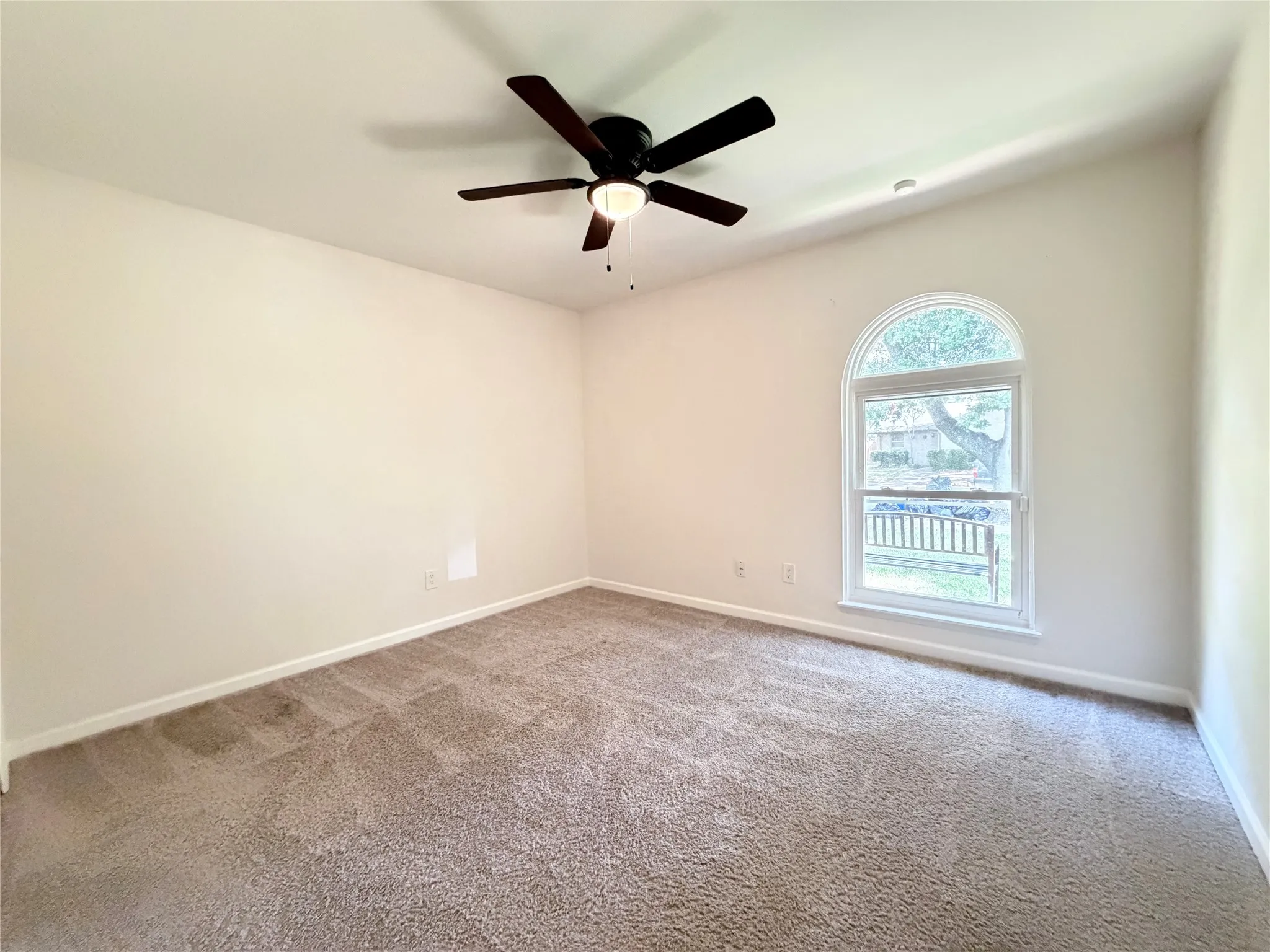Single Family Residence For Rent in Dallas County , 407 Ivy Way, Garland, Texas 75043, 4 Bedroom, 2 Bathroom, Garage spaces, 1,864 Sqft, built in 1974, mls#21347400, Real Estate Agent in Garland, Homes For Rent in Dallas county, Homes For Rent in Garland, Realtor in Garland Texas, Real Estate Brokerage Independent Realty Texas, Luminita Cordes Realtor