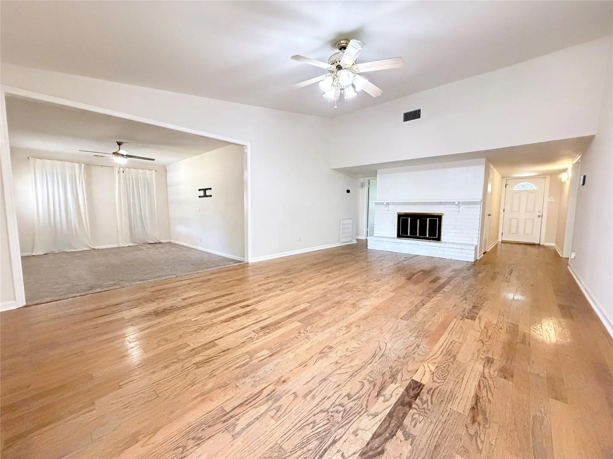 Single Family Residence For Rent in Dallas County , 407 Ivy Way, Garland, Texas 75043, 4 Bedroom, 2 Bathroom, Garage spaces, 1,864 Sqft, built in 1974, mls#21347400, Real Estate Agent in Garland, Homes For Rent in Dallas county, Homes For Rent in Garland, Realtor in Garland Texas, Real Estate Brokerage Independent Realty Texas, Luminita Cordes Realtor