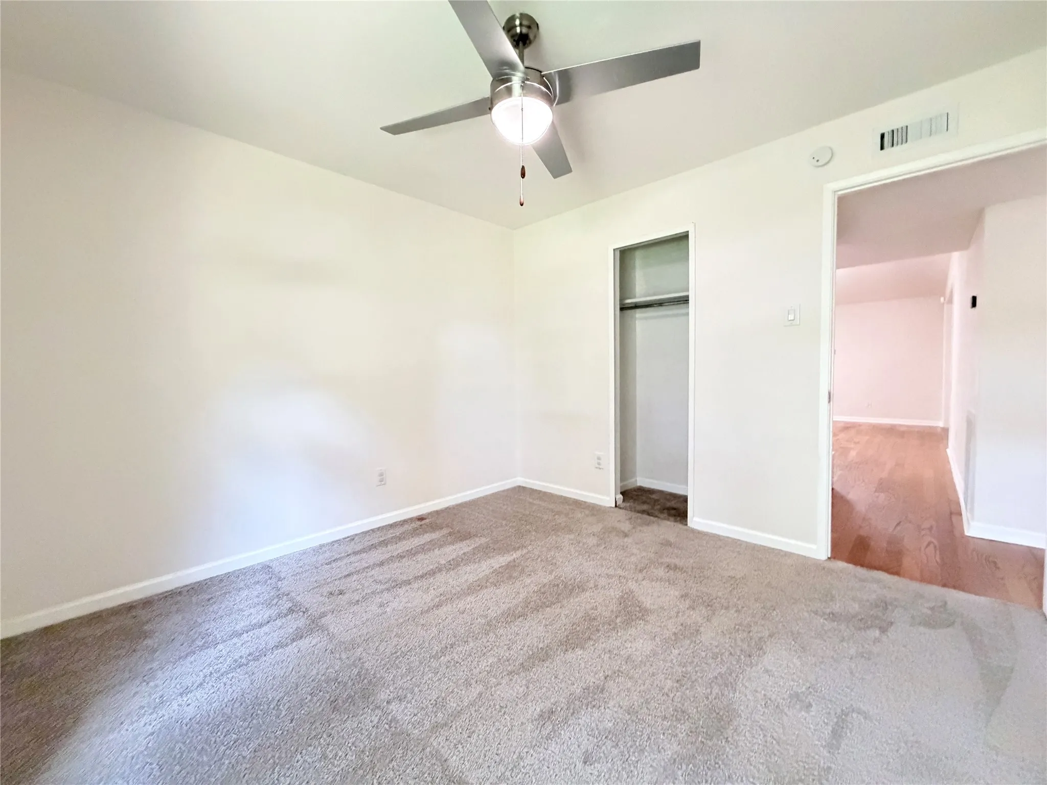 Single Family Residence For Rent in Dallas County , 407 Ivy Way, Garland, Texas 75043, 4 Bedroom, 2 Bathroom, Garage spaces, 1,864 Sqft, built in 1974, mls#21347400, Real Estate Agent in Garland, Homes For Rent in Dallas county, Homes For Rent in Garland, Realtor in Garland Texas, Real Estate Brokerage Independent Realty Texas, Luminita Cordes Realtor