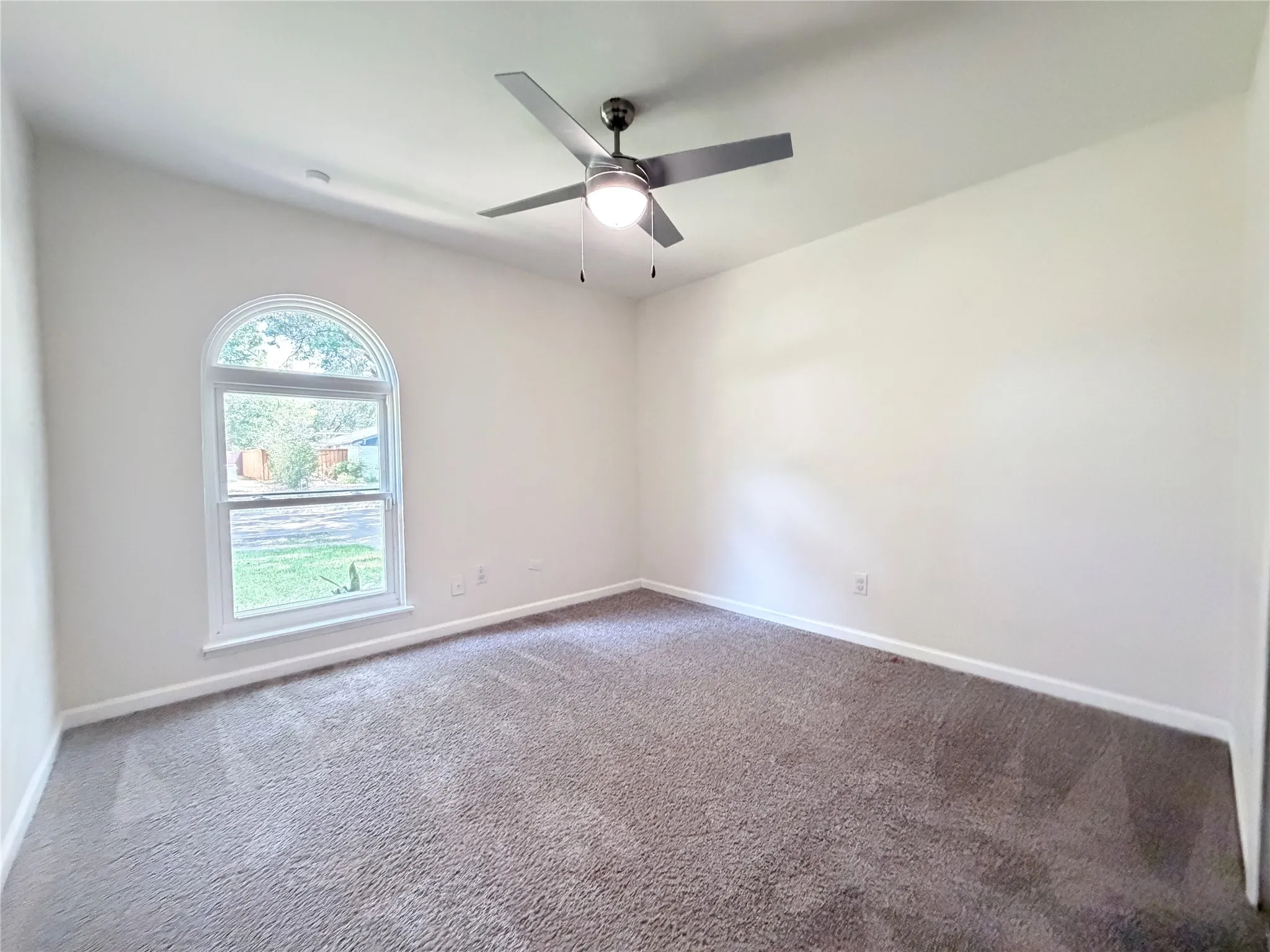 Single Family Residence For Rent in Dallas County , 407 Ivy Way, Garland, Texas 75043, 4 Bedroom, 2 Bathroom, Garage spaces, 1,864 Sqft, built in 1974, mls#21347400, Real Estate Agent in Garland, Homes For Rent in Dallas county, Homes For Rent in Garland, Realtor in Garland Texas, Real Estate Brokerage Independent Realty Texas, Luminita Cordes Realtor