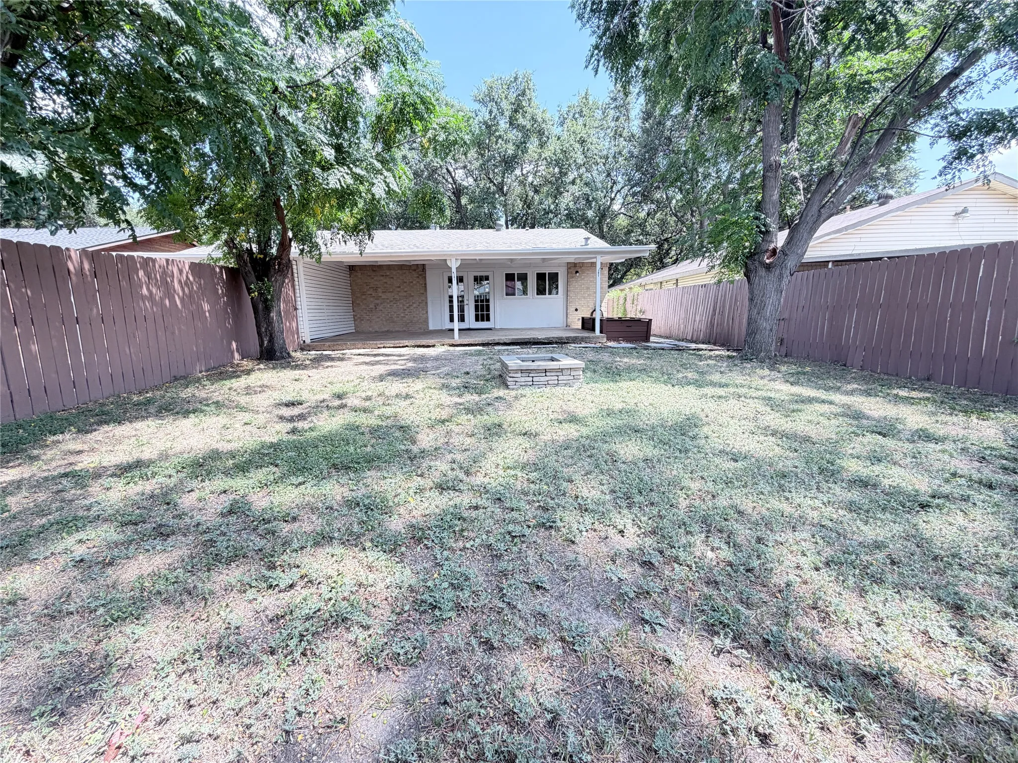 Single Family Residence For Rent in Dallas County , 407 Ivy Way, Garland, Texas 75043, 4 Bedroom, 2 Bathroom, Garage spaces, 1,864 Sqft, built in 1974, mls#21347400, Real Estate Agent in Garland, Homes For Rent in Dallas county, Homes For Rent in Garland, Realtor in Garland Texas, Real Estate Brokerage Independent Realty Texas, Luminita Cordes Realtor