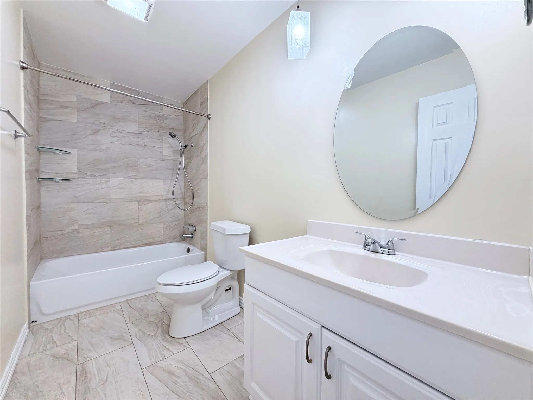 Single Family Residence For Rent in Dallas County , 407 Ivy Way, Garland, Texas 75043, 4 Bedroom, 2 Bathroom, Garage spaces, 1,864 Sqft, built in 1974, mls#21347400, Real Estate Agent in Garland, Homes For Rent in Dallas county, Homes For Rent in Garland, Realtor in Garland Texas, Real Estate Brokerage Independent Realty Texas, Luminita Cordes Realtor
