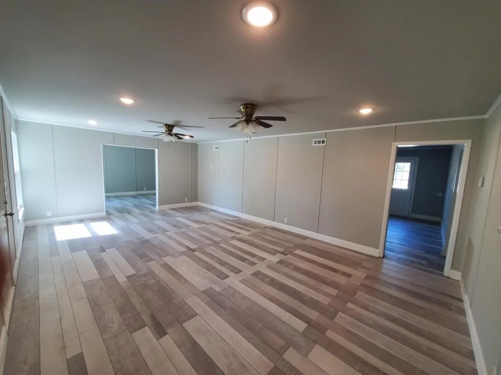 Single Family Residence For Rent in Fannin County , 503 E 13th Street, Bonham, Texas 75418, 4 Bedroom, 3 Bathroom, 2 Garage spaces, 2,700 Sqft, built in 1950, mls#21345420, Real Estate Agent in Bonham, Homes For Rent in Fannin county, Homes For Rent in Bonham, Realtor in Bonham Texas, Real Estate Brokerage Independent Realty Texas, Luminita Cordes Realtor
