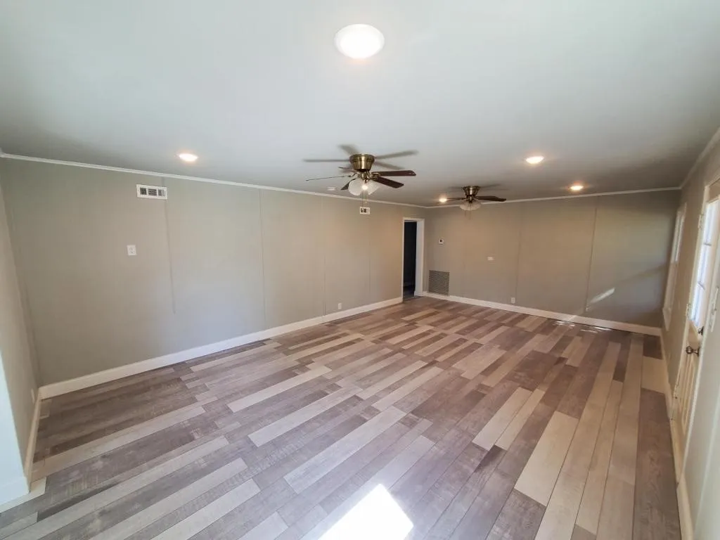 Single Family Residence For Rent in Fannin County , 503 E 13th Street, Bonham, Texas 75418, 4 Bedroom, 3 Bathroom, 2 Garage spaces, 2,700 Sqft, built in 1950, mls#21345420, Real Estate Agent in Bonham, Homes For Rent in Fannin county, Homes For Rent in Bonham, Realtor in Bonham Texas, Real Estate Brokerage Independent Realty Texas, Luminita Cordes Realtor