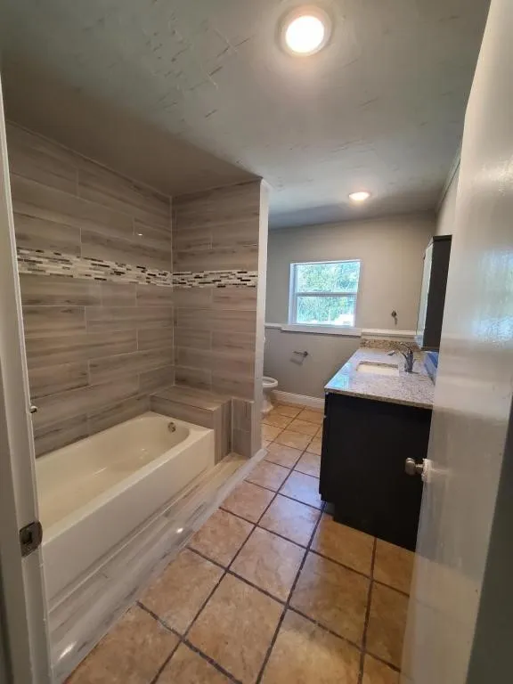 Single Family Residence For Rent in Fannin County , 503 E 13th Street, Bonham, Texas 75418, 4 Bedroom, 3 Bathroom, 2 Garage spaces, 2,700 Sqft, built in 1950, mls#21345420, Real Estate Agent in Bonham, Homes For Rent in Fannin county, Homes For Rent in Bonham, Realtor in Bonham Texas, Real Estate Brokerage Independent Realty Texas, Luminita Cordes Realtor