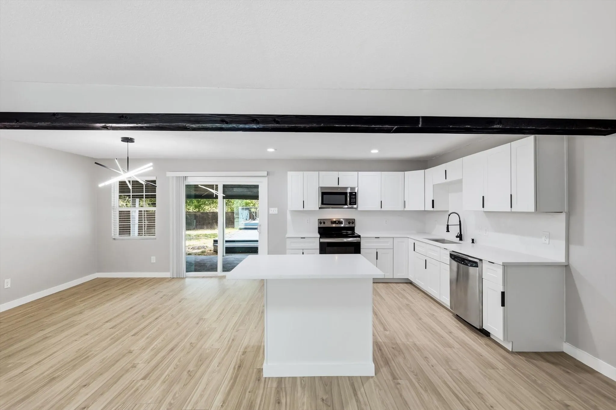 Single Family Residence For Sale in Dallas County , 3107 Millmar Drive, Dallas, Texas 75228, 4 Bedroom, 2 Bathroom, Garage spaces, 1,672 Sqft, built in 1954, mls#21346695, Real Estate Agent in Dallas, Homes For Sale in Dallas county, Homes For Sale in Dallas, Realtor in Dallas Texas, Real Estate Brokerage Independent Realty Texas, Luminita Cordes Realtor