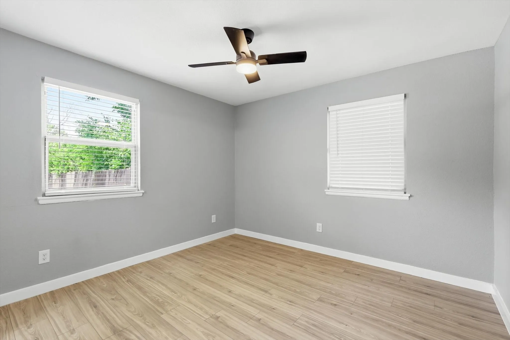 Single Family Residence For Sale in Dallas County , 3107 Millmar Drive, Dallas, Texas 75228, 4 Bedroom, 2 Bathroom, Garage spaces, 1,672 Sqft, built in 1954, mls#21346695, Real Estate Agent in Dallas, Homes For Sale in Dallas county, Homes For Sale in Dallas, Realtor in Dallas Texas, Real Estate Brokerage Independent Realty Texas, Luminita Cordes Realtor