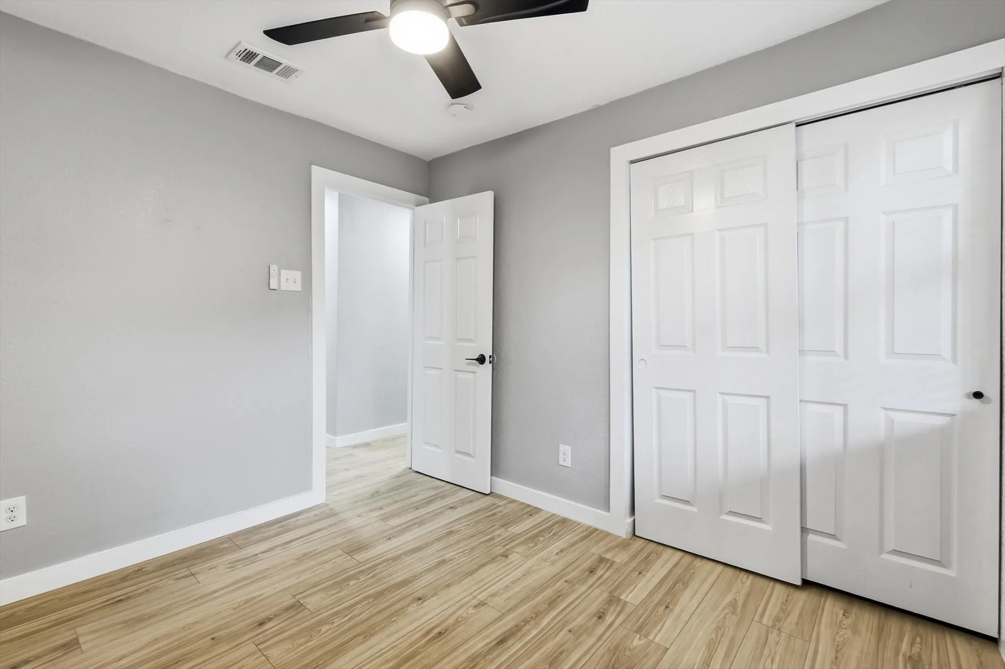 Single Family Residence For Sale in Dallas County , 3107 Millmar Drive, Dallas, Texas 75228, 4 Bedroom, 2 Bathroom, Garage spaces, 1,672 Sqft, built in 1954, mls#21346695, Real Estate Agent in Dallas, Homes For Sale in Dallas county, Homes For Sale in Dallas, Realtor in Dallas Texas, Real Estate Brokerage Independent Realty Texas, Luminita Cordes Realtor