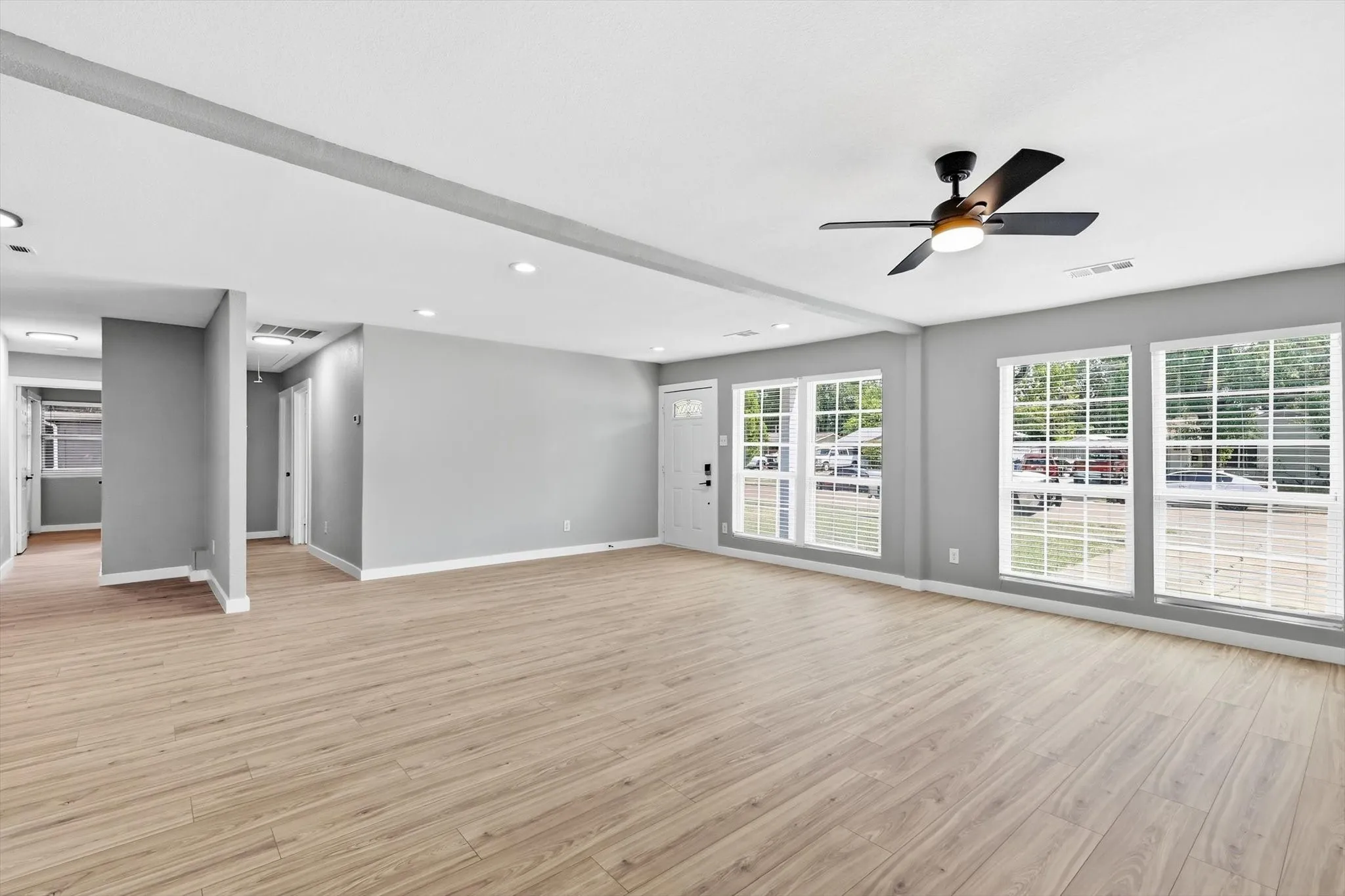 Single Family Residence For Sale in Dallas County , 3107 Millmar Drive, Dallas, Texas 75228, 4 Bedroom, 2 Bathroom, Garage spaces, 1,672 Sqft, built in 1954, mls#21346695, Real Estate Agent in Dallas, Homes For Sale in Dallas county, Homes For Sale in Dallas, Realtor in Dallas Texas, Real Estate Brokerage Independent Realty Texas, Luminita Cordes Realtor