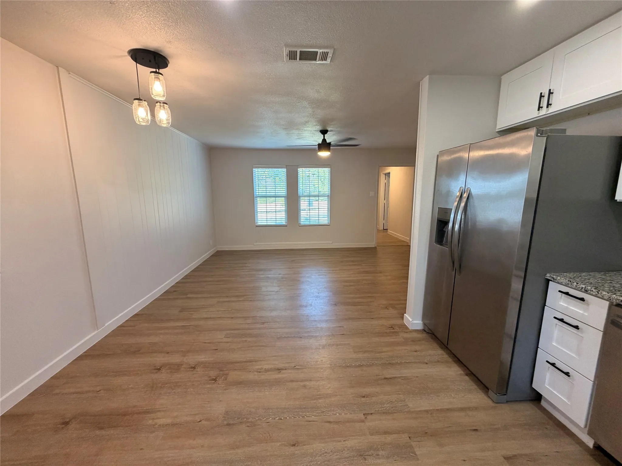 Single Family Residence For Rent in Dallas County , 12244 Willowdell Drive, Dallas, Texas 75243, 4 Bedroom, 2 Bathroom, Garage spaces, 1,255 Sqft, built in 1957, mls#21347414, Real Estate Agent in Dallas, Homes For Rent in Dallas county, Homes For Rent in Dallas, Realtor in Dallas Texas, Real Estate Brokerage Independent Realty Texas, Luminita Cordes Realtor