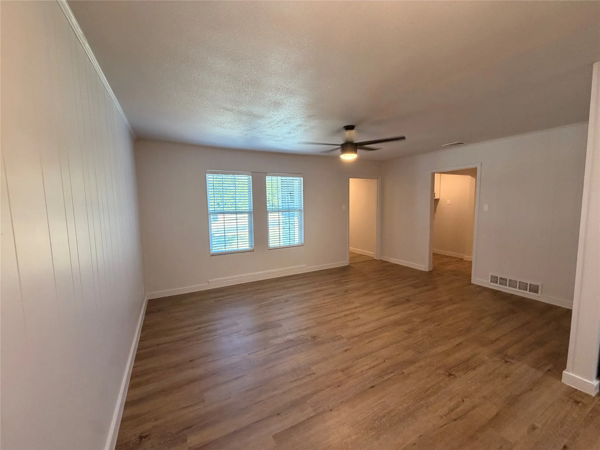 Single Family Residence For Rent in Dallas County , 12244 Willowdell Drive, Dallas, Texas 75243, 4 Bedroom, 2 Bathroom, Garage spaces, 1,255 Sqft, built in 1957, mls#21347414, Real Estate Agent in Dallas, Homes For Rent in Dallas county, Homes For Rent in Dallas, Realtor in Dallas Texas, Real Estate Brokerage Independent Realty Texas, Luminita Cordes Realtor