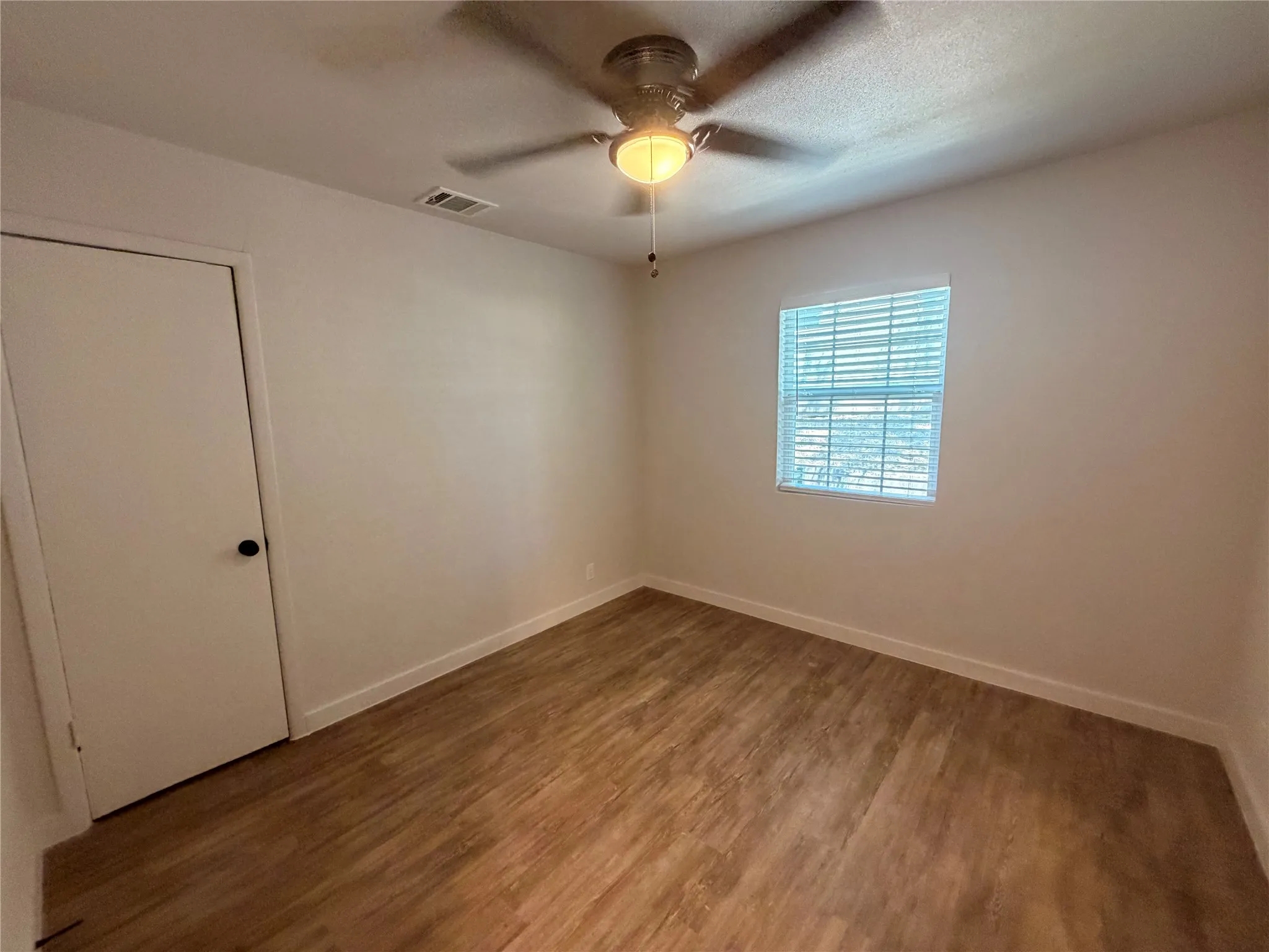 Single Family Residence For Rent in Dallas County , 12244 Willowdell Drive, Dallas, Texas 75243, 4 Bedroom, 2 Bathroom, Garage spaces, 1,255 Sqft, built in 1957, mls#21347414, Real Estate Agent in Dallas, Homes For Rent in Dallas county, Homes For Rent in Dallas, Realtor in Dallas Texas, Real Estate Brokerage Independent Realty Texas, Luminita Cordes Realtor
