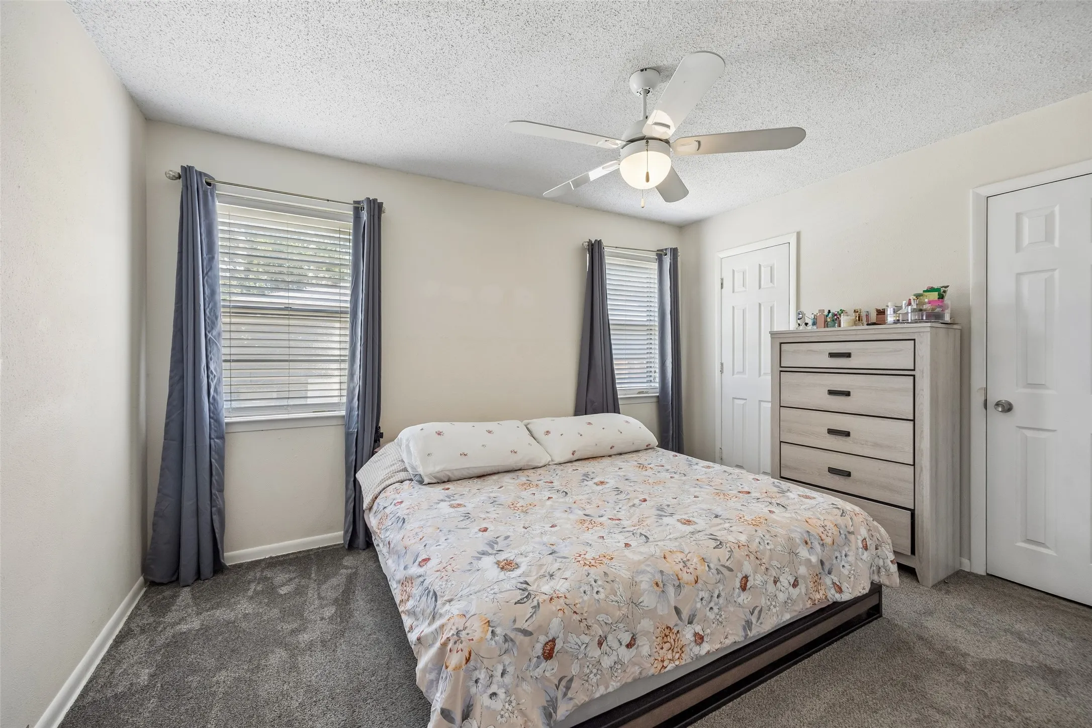Single Family Residence For Sale in Ellis County , 111 Dunn Street, Red Oak, Texas 75154, 3 Bedroom, 2 Bathroom, Garage spaces, 1,728 Sqft, built in 1970, mls#21347418, Real Estate Agent in Red Oak, Homes For Sale in Ellis county, Homes For Sale in Red Oak, Realtor in Red Oak Texas, Real Estate Brokerage Independent Realty Texas, Luminita Cordes Realtor
