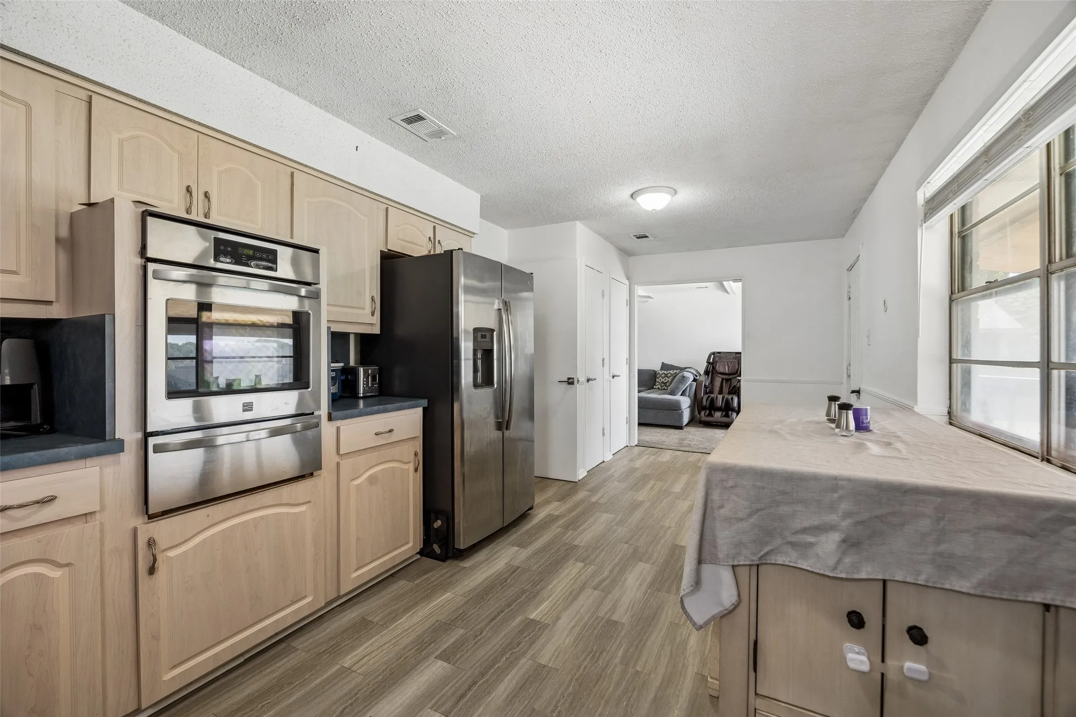 Single Family Residence For Sale in Ellis County , 111 Dunn Street, Red Oak, Texas 75154, 3 Bedroom, 2 Bathroom, Garage spaces, 1,728 Sqft, built in 1970, mls#21347418, Real Estate Agent in Red Oak, Homes For Sale in Ellis county, Homes For Sale in Red Oak, Realtor in Red Oak Texas, Real Estate Brokerage Independent Realty Texas, Luminita Cordes Realtor