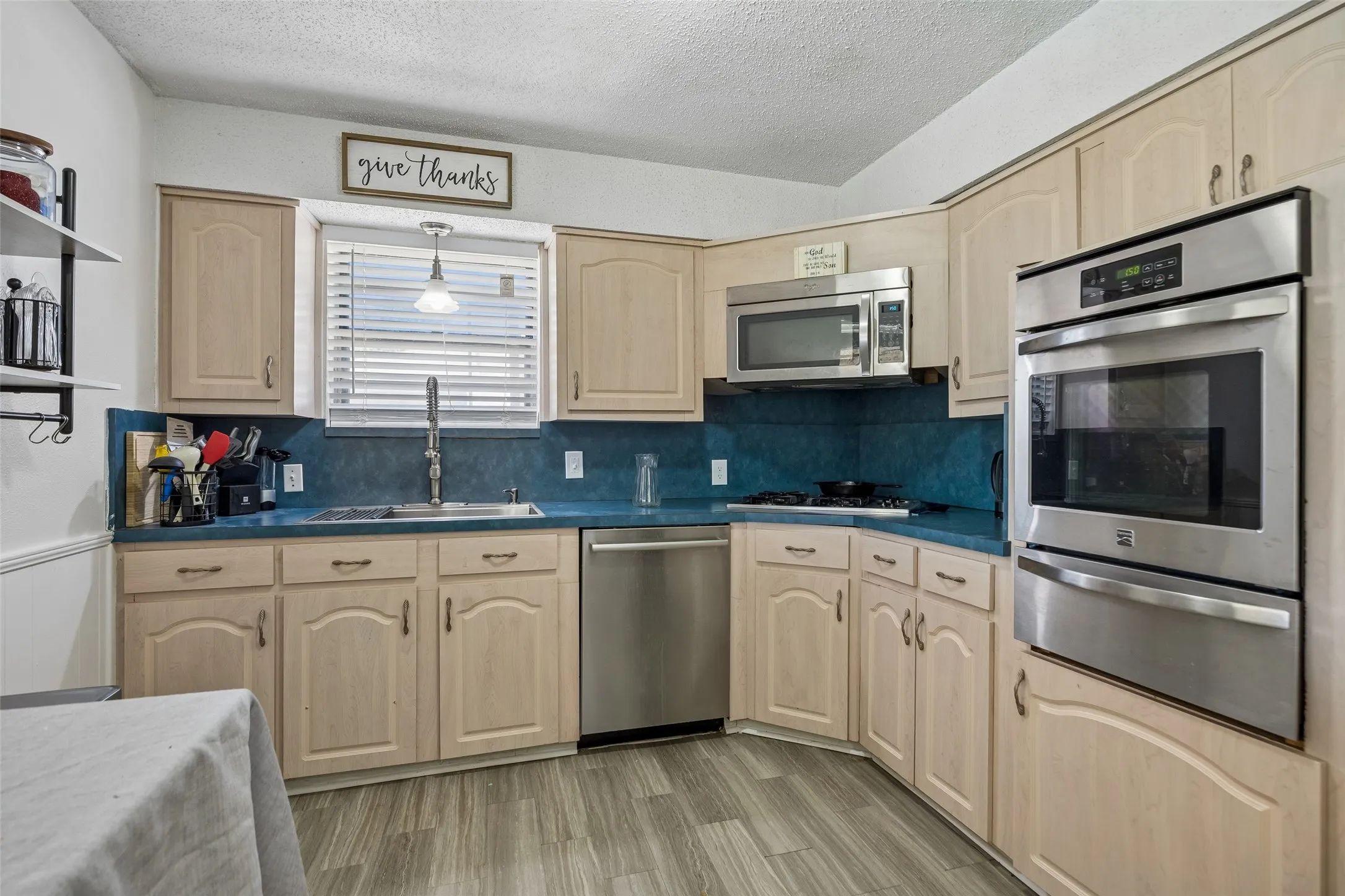 Single Family Residence For Sale in Ellis County , 111 Dunn Street, Red Oak, Texas 75154, 3 Bedroom, 2 Bathroom, Garage spaces, 1,728 Sqft, built in 1970, mls#21347418, Real Estate Agent in Red Oak, Homes For Sale in Ellis county, Homes For Sale in Red Oak, Realtor in Red Oak Texas, Real Estate Brokerage Independent Realty Texas, Luminita Cordes Realtor
