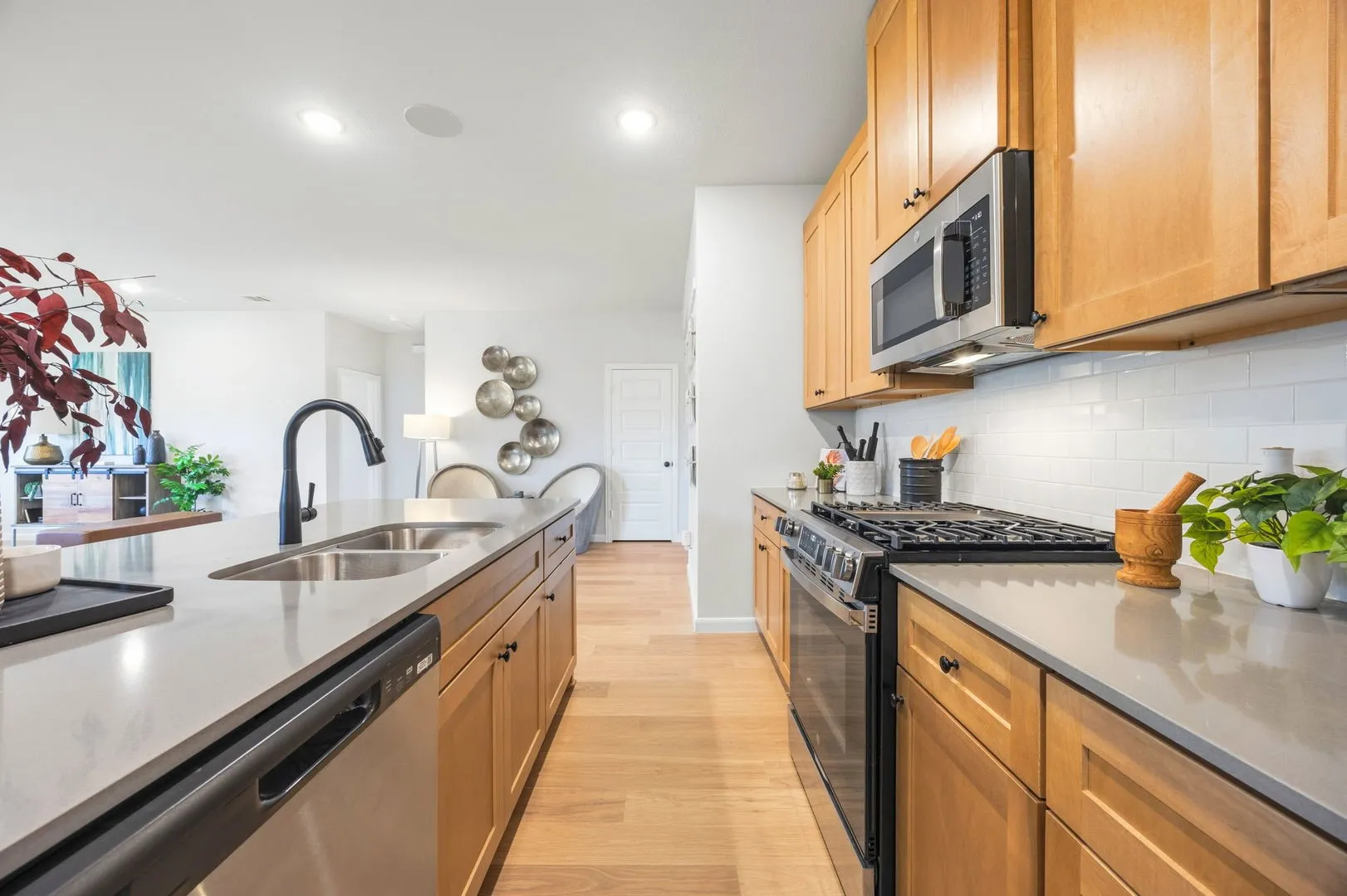 9-web-or-mls-508-hickory-rdg-dr