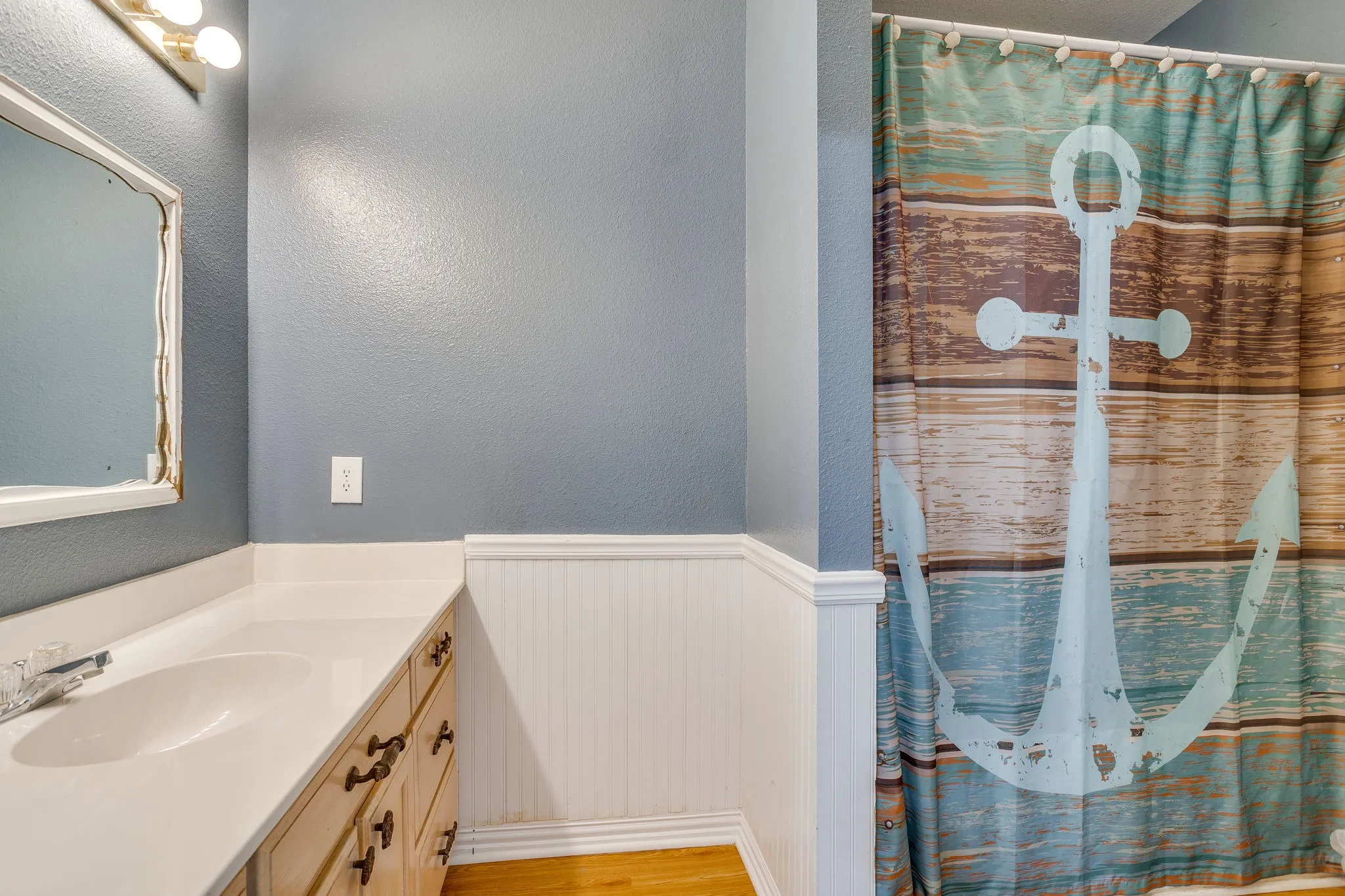 Single Family Residence For Sale in Johnson County , 1129 Crazy Horse Trail, Burleson, Texas 76028, 4 Bedroom, 4 Bathroom, 2 Garage spaces, 2,441 Sqft, built in 2002, mls#21347300, Real Estate Agent in Burleson, Homes For Sale in Johnson county, Homes For Sale in Burleson, Realtor in Burleson Texas, Real Estate Brokerage Independent Realty Texas, Luminita Cordes Realtor