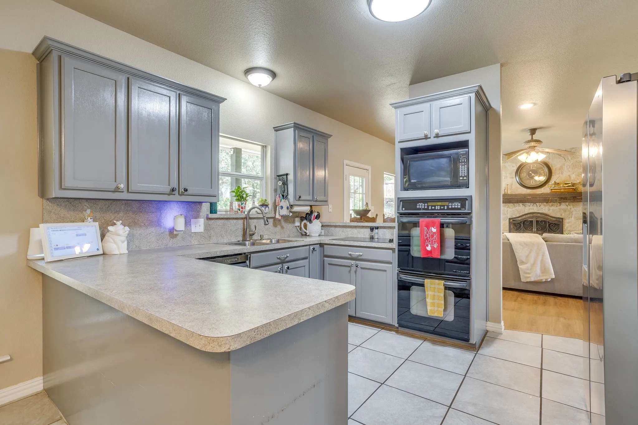 Single Family Residence For Sale in Johnson County , 1129 Crazy Horse Trail, Burleson, Texas 76028, 4 Bedroom, 4 Bathroom, 2 Garage spaces, 2,441 Sqft, built in 2002, mls#21347300, Real Estate Agent in Burleson, Homes For Sale in Johnson county, Homes For Sale in Burleson, Realtor in Burleson Texas, Real Estate Brokerage Independent Realty Texas, Luminita Cordes Realtor