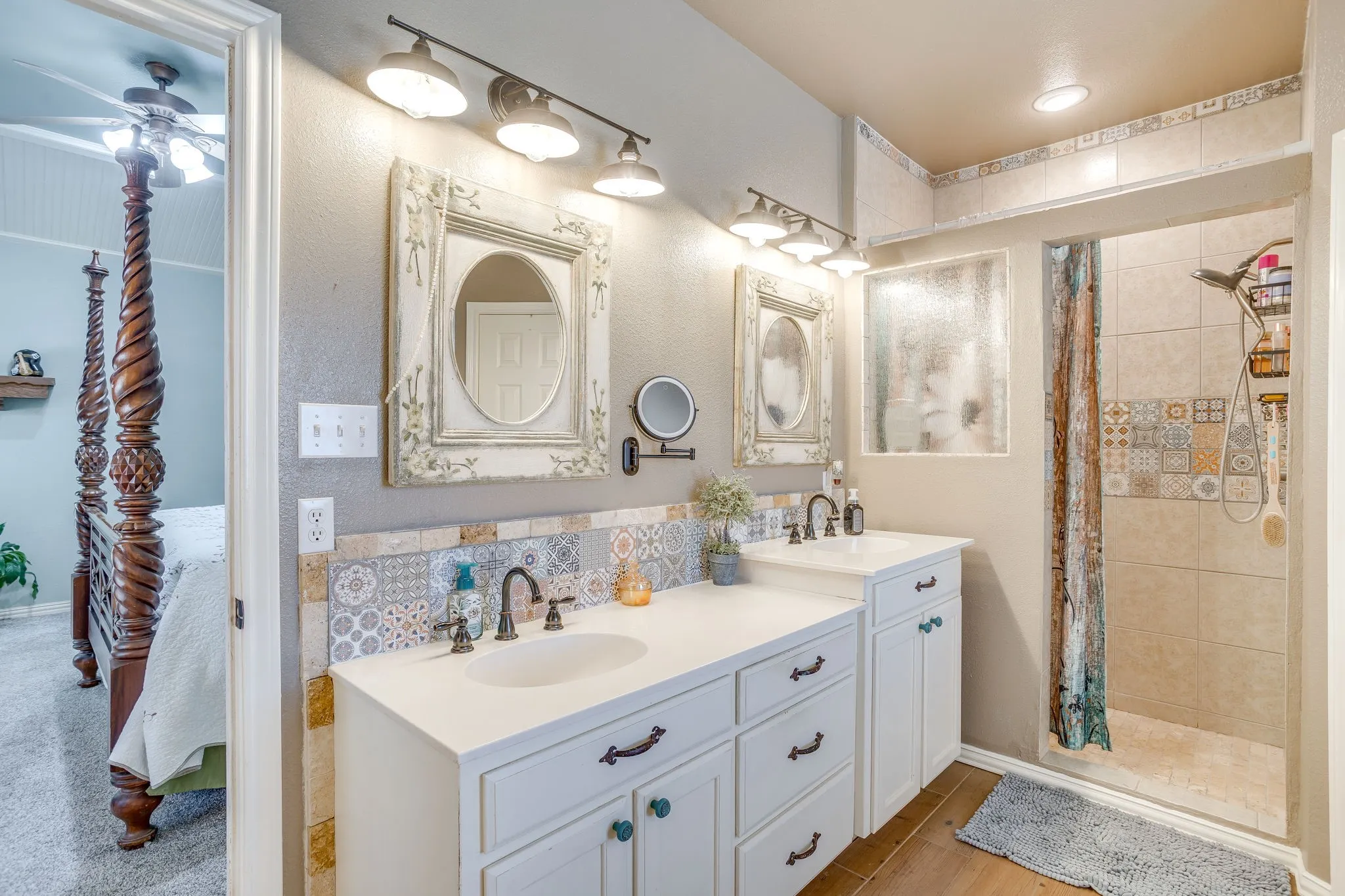 Single Family Residence For Sale in Johnson County , 1129 Crazy Horse Trail, Burleson, Texas 76028, 4 Bedroom, 4 Bathroom, 2 Garage spaces, 2,441 Sqft, built in 2002, mls#21347300, Real Estate Agent in Burleson, Homes For Sale in Johnson county, Homes For Sale in Burleson, Realtor in Burleson Texas, Real Estate Brokerage Independent Realty Texas, Luminita Cordes Realtor