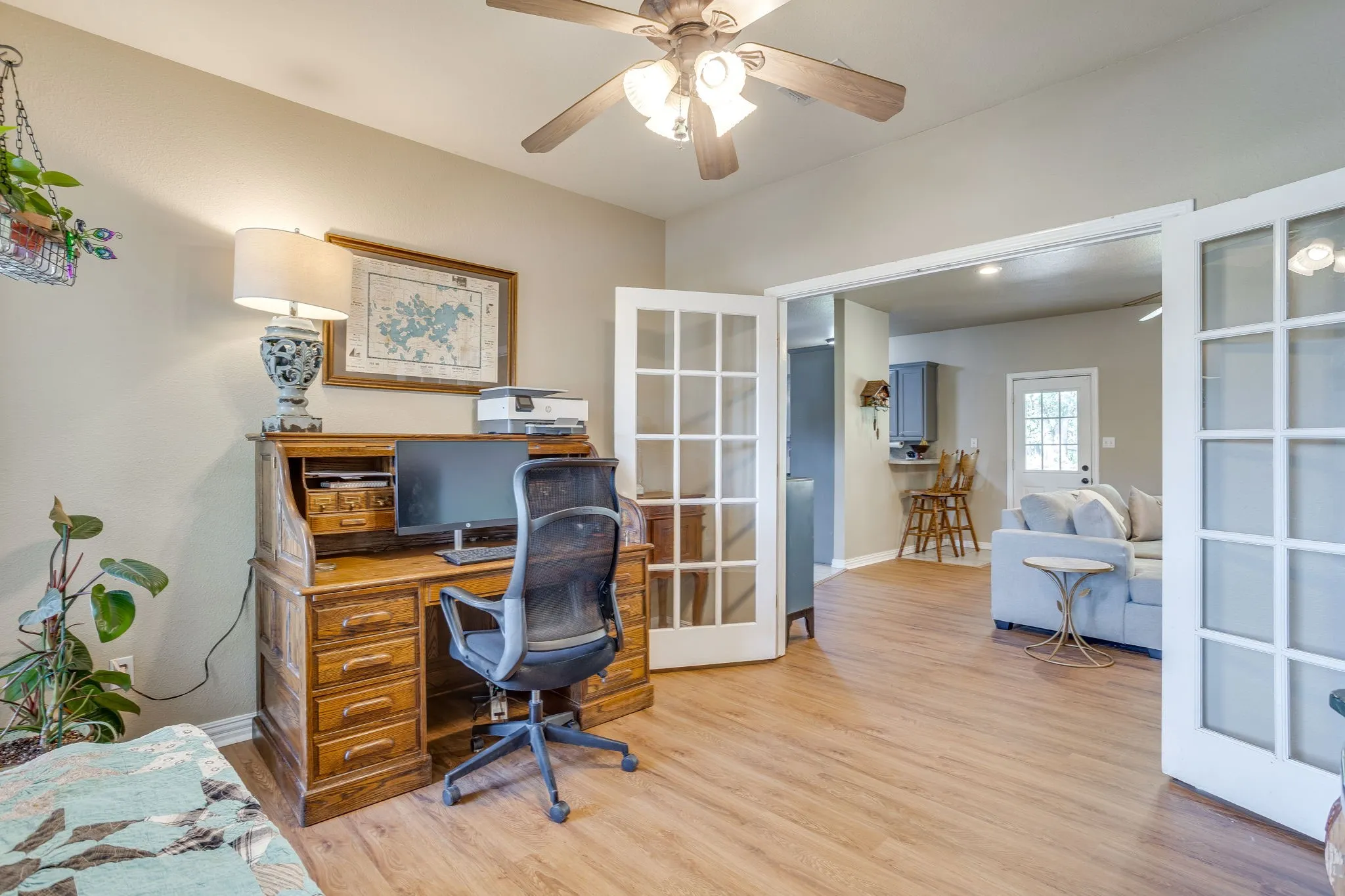 Single Family Residence For Sale in Johnson County , 1129 Crazy Horse Trail, Burleson, Texas 76028, 4 Bedroom, 4 Bathroom, 2 Garage spaces, 2,441 Sqft, built in 2002, mls#21347300, Real Estate Agent in Burleson, Homes For Sale in Johnson county, Homes For Sale in Burleson, Realtor in Burleson Texas, Real Estate Brokerage Independent Realty Texas, Luminita Cordes Realtor