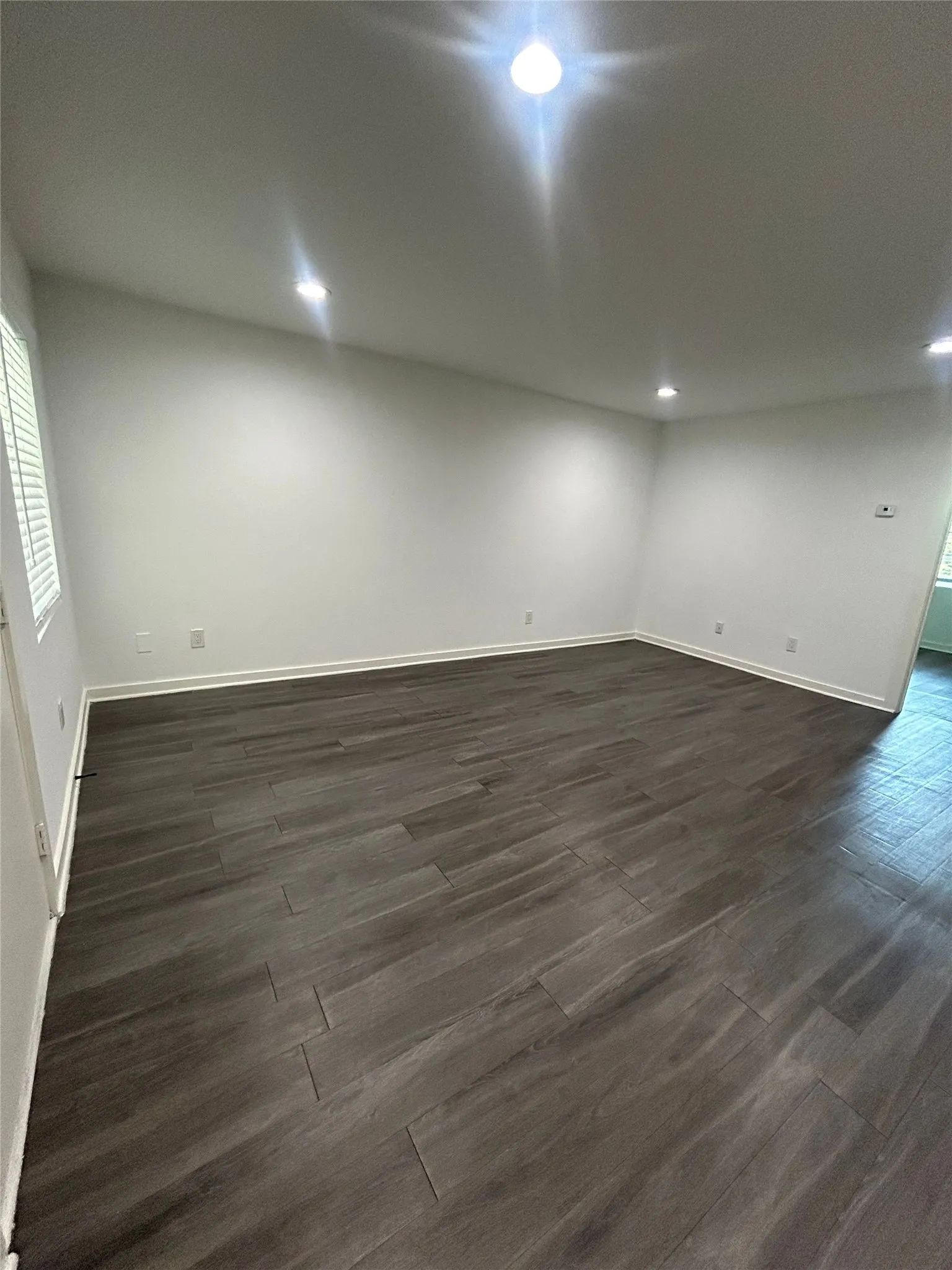 Apartment For Rent in Dallas County , 321 E 8th Street 107, Dallas, Texas 75203, 1 Bedroom, 1 Bathroom, Garage spaces, 544 Sqft, built in 1962, mls#21347420, Real Estate Agent in Dallas, Homes For Rent in Dallas county, Homes For Rent in Dallas, Realtor in Dallas Texas, Real Estate Brokerage Independent Realty Texas, Luminita Cordes Realtor