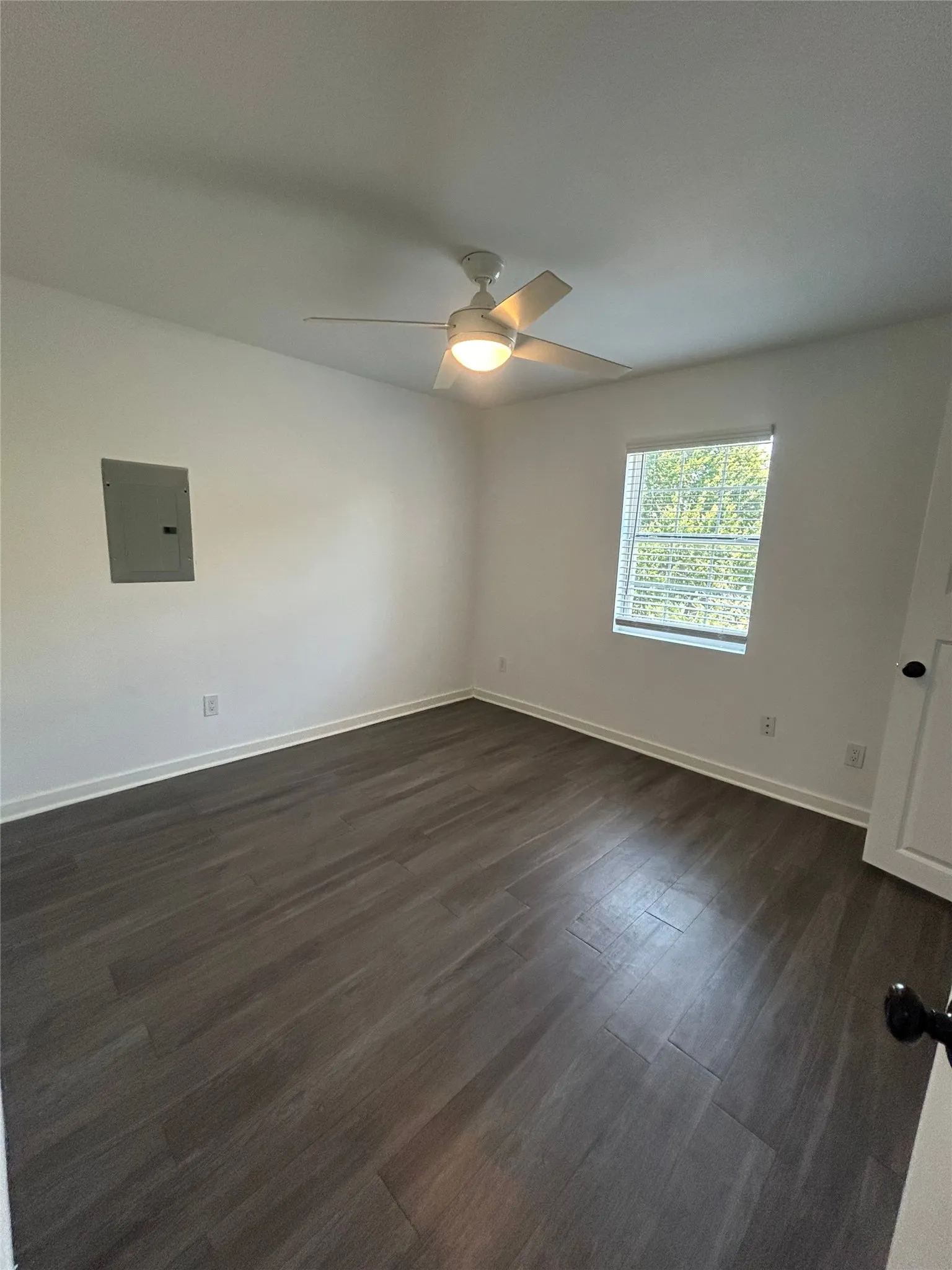 Apartment For Rent in Dallas County , 321 E 8th Street 107, Dallas, Texas 75203, 1 Bedroom, 1 Bathroom, Garage spaces, 544 Sqft, built in 1962, mls#21347420, Real Estate Agent in Dallas, Homes For Rent in Dallas county, Homes For Rent in Dallas, Realtor in Dallas Texas, Real Estate Brokerage Independent Realty Texas, Luminita Cordes Realtor