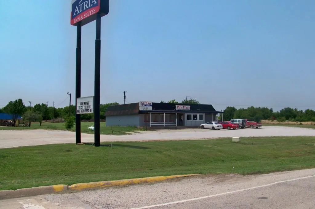 Office For Rent in Cooke County , 2105 N Interstate 35 N, Gainesville, Texas 76240, 0, 0, Garage spaces, 0 Sqft, built in 1981, Price $2,000, mls#21347425, Real Estate Agent in Gainesville, Homes For Rent in Cooke county, Homes For Rent in Gainesville, Realtor in Gainesville Texas, Real Estate Brokerage Independent Realty Texas, Luminita Cordes Realtor