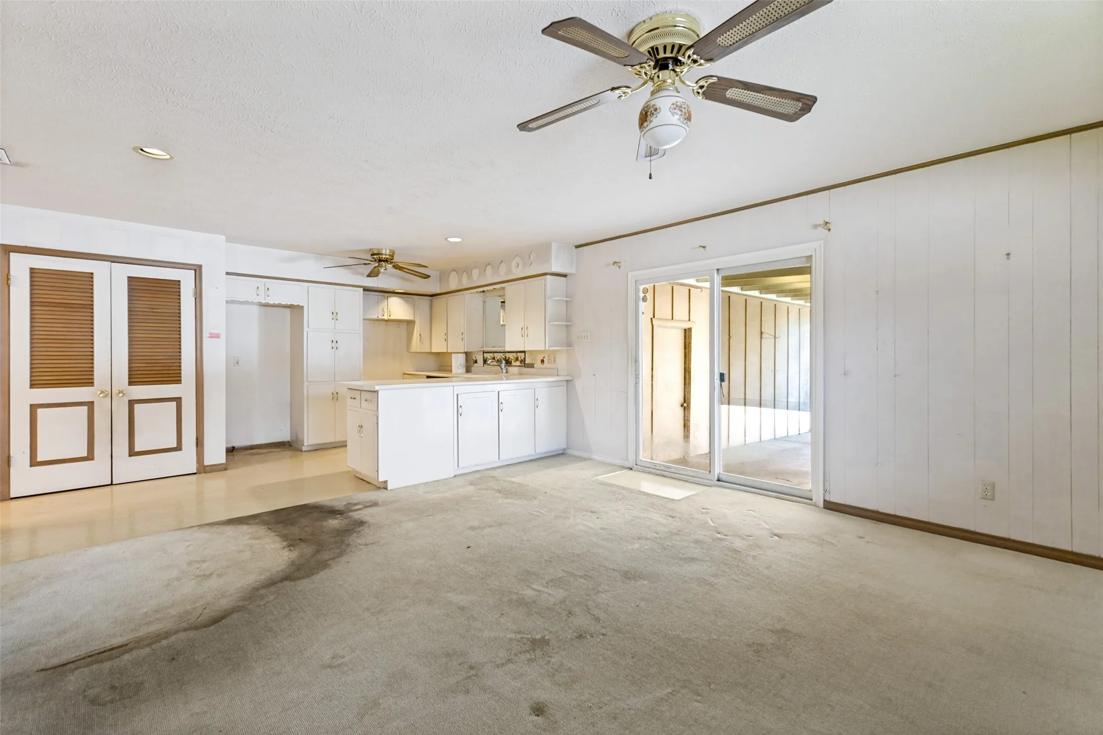 Duplex For Sale in Dallas County , 8211 Lullwater Drive, Dallas, Texas 75218, 4 Bedroom, 4 Bathroom, Garage spaces, 0 Sqft, built in 1968, mls#21347358, Real Estate Agent in Dallas, Homes For Sale in Dallas county, Homes For Sale in Dallas, Realtor in Dallas Texas, Real Estate Brokerage Independent Realty Texas, Luminita Cordes Realtor