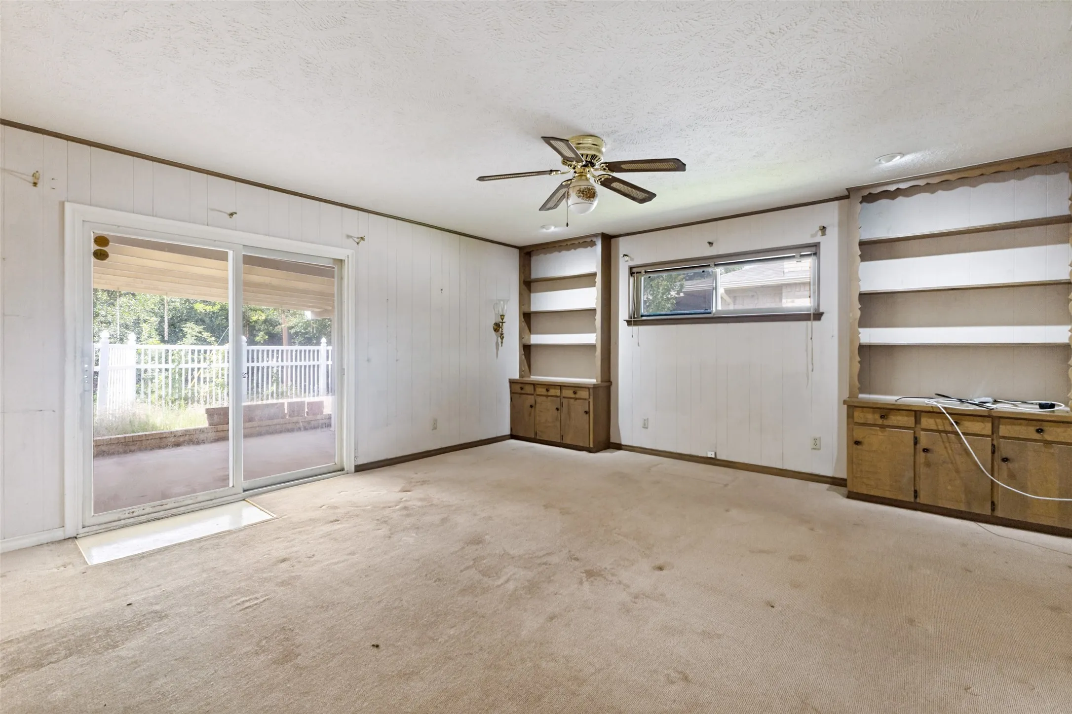 Duplex For Sale in Dallas County , 8211 Lullwater Drive, Dallas, Texas 75218, 4 Bedroom, 4 Bathroom, Garage spaces, 0 Sqft, built in 1968, mls#21347358, Real Estate Agent in Dallas, Homes For Sale in Dallas county, Homes For Sale in Dallas, Realtor in Dallas Texas, Real Estate Brokerage Independent Realty Texas, Luminita Cordes Realtor