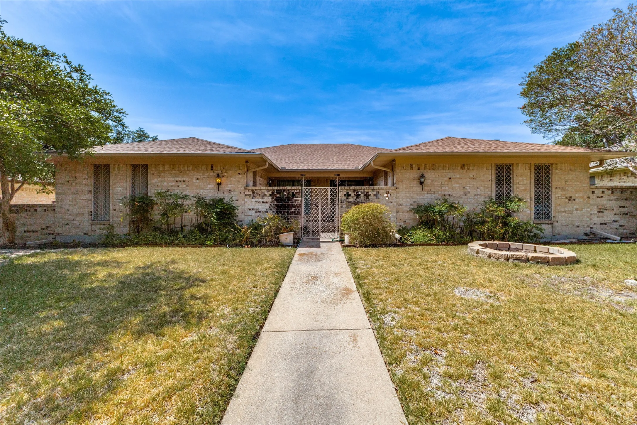 Duplex For Sale in Dallas County , 8211 Lullwater Drive, Dallas, Texas 75218, 4 Bedroom, 4 Bathroom, Garage spaces, 0 Sqft, built in 1968, mls#21347358, Real Estate Agent in Dallas, Homes For Sale in Dallas county, Homes For Sale in Dallas, Realtor in Dallas Texas, Real Estate Brokerage Independent Realty Texas, Luminita Cordes Realtor
