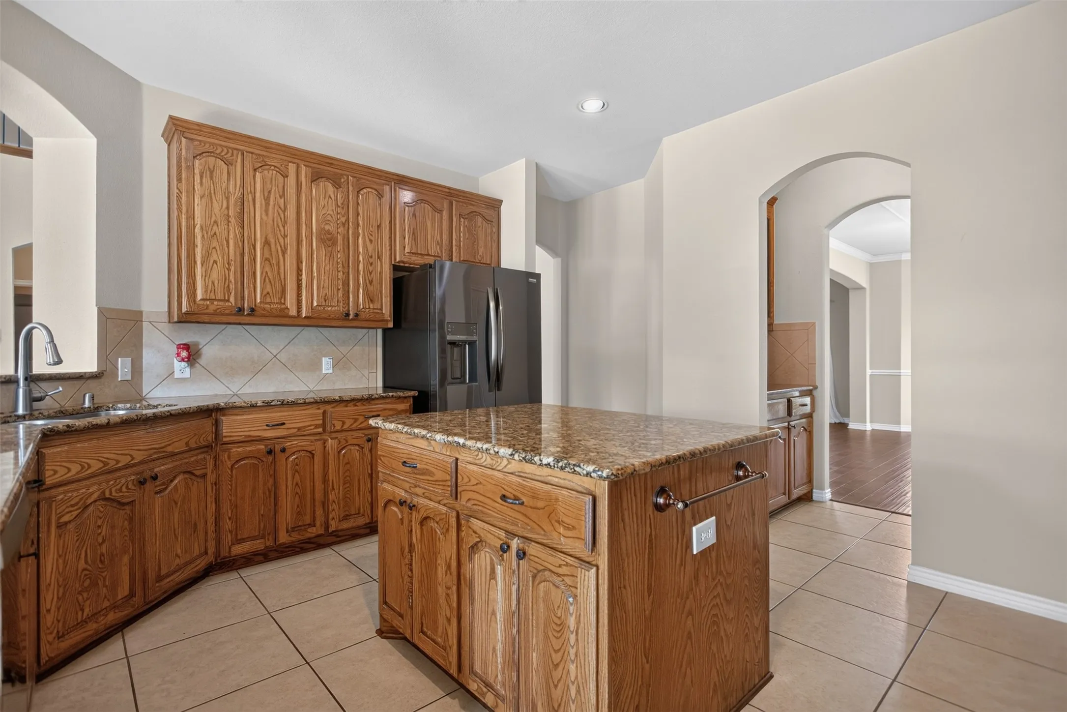Single Family Residence For Sale in Kaufman County , 813 Wren Court, Forney, Texas 75126, 6 Bedroom, 4 Bathroom, 3 Garage spaces, 4,300 Sqft, built in 2011, mls#21346122, Real Estate Agent in Forney, Homes For Sale in Kaufman county, Homes For Sale in Forney, Realtor in Forney Texas, Real Estate Brokerage Independent Realty Texas, Luminita Cordes Realtor