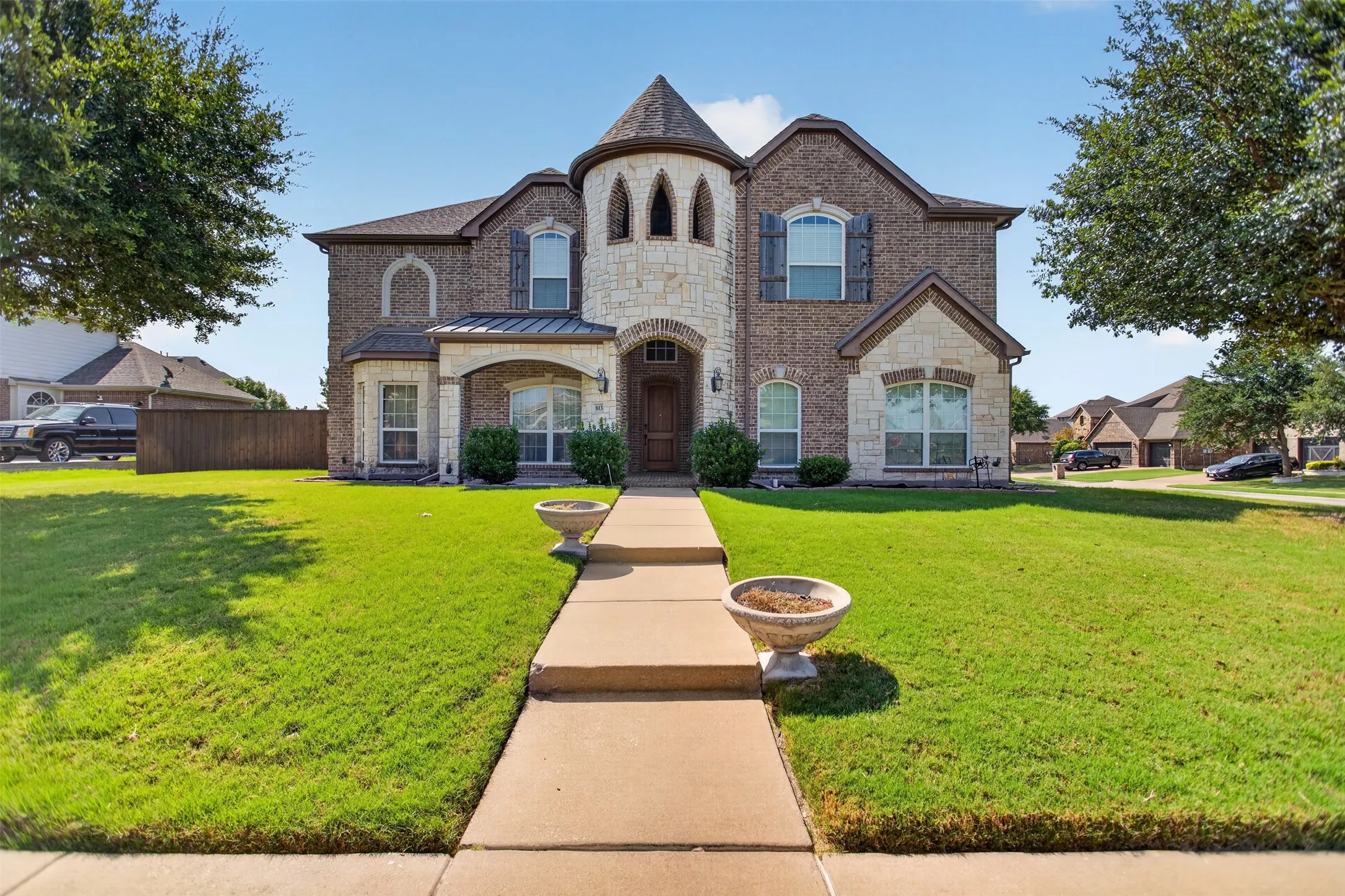 Single Family Residence For Sale in Kaufman County , 813 Wren Court, Forney, Texas 75126, 6 Bedroom, 4 Bathroom, 3 Garage spaces, 4,300 Sqft, built in 2011, mls#21346122, Real Estate Agent in Forney, Homes For Sale in Kaufman county, Homes For Sale in Forney, Realtor in Forney Texas, Real Estate Brokerage Independent Realty Texas, Luminita Cordes Realtor