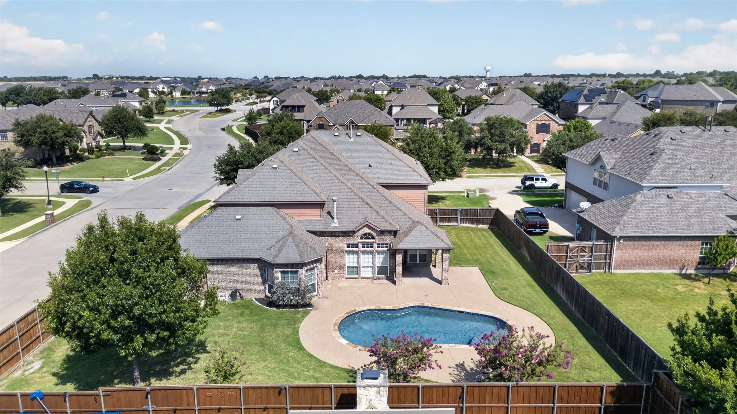 Single Family Residence For Sale in Kaufman County , 813 Wren Court, Forney, Texas 75126, 6 Bedroom, 4 Bathroom, 3 Garage spaces, 4,300 Sqft, built in 2011, mls#21346122, Real Estate Agent in Forney, Homes For Sale in Kaufman county, Homes For Sale in Forney, Realtor in Forney Texas, Real Estate Brokerage Independent Realty Texas, Luminita Cordes Realtor