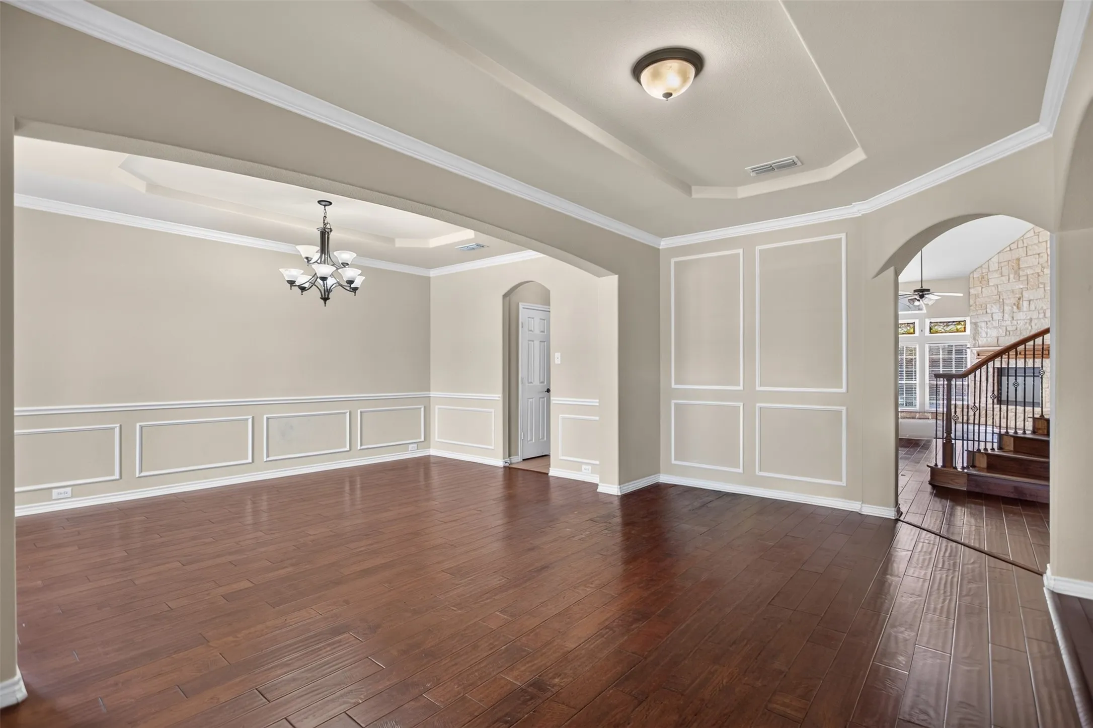 Single Family Residence For Sale in Kaufman County , 813 Wren Court, Forney, Texas 75126, 6 Bedroom, 4 Bathroom, 3 Garage spaces, 4,300 Sqft, built in 2011, mls#21346122, Real Estate Agent in Forney, Homes For Sale in Kaufman county, Homes For Sale in Forney, Realtor in Forney Texas, Real Estate Brokerage Independent Realty Texas, Luminita Cordes Realtor