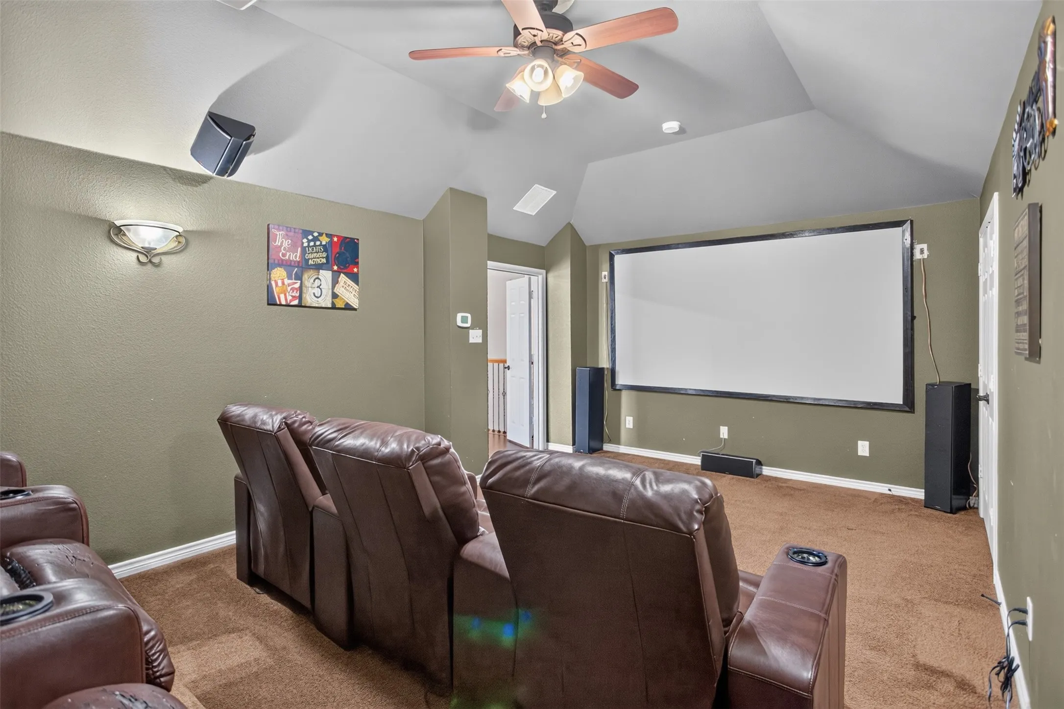 Single Family Residence For Sale in Kaufman County , 813 Wren Court, Forney, Texas 75126, 6 Bedroom, 4 Bathroom, 3 Garage spaces, 4,300 Sqft, built in 2011, mls#21346122, Real Estate Agent in Forney, Homes For Sale in Kaufman county, Homes For Sale in Forney, Realtor in Forney Texas, Real Estate Brokerage Independent Realty Texas, Luminita Cordes Realtor