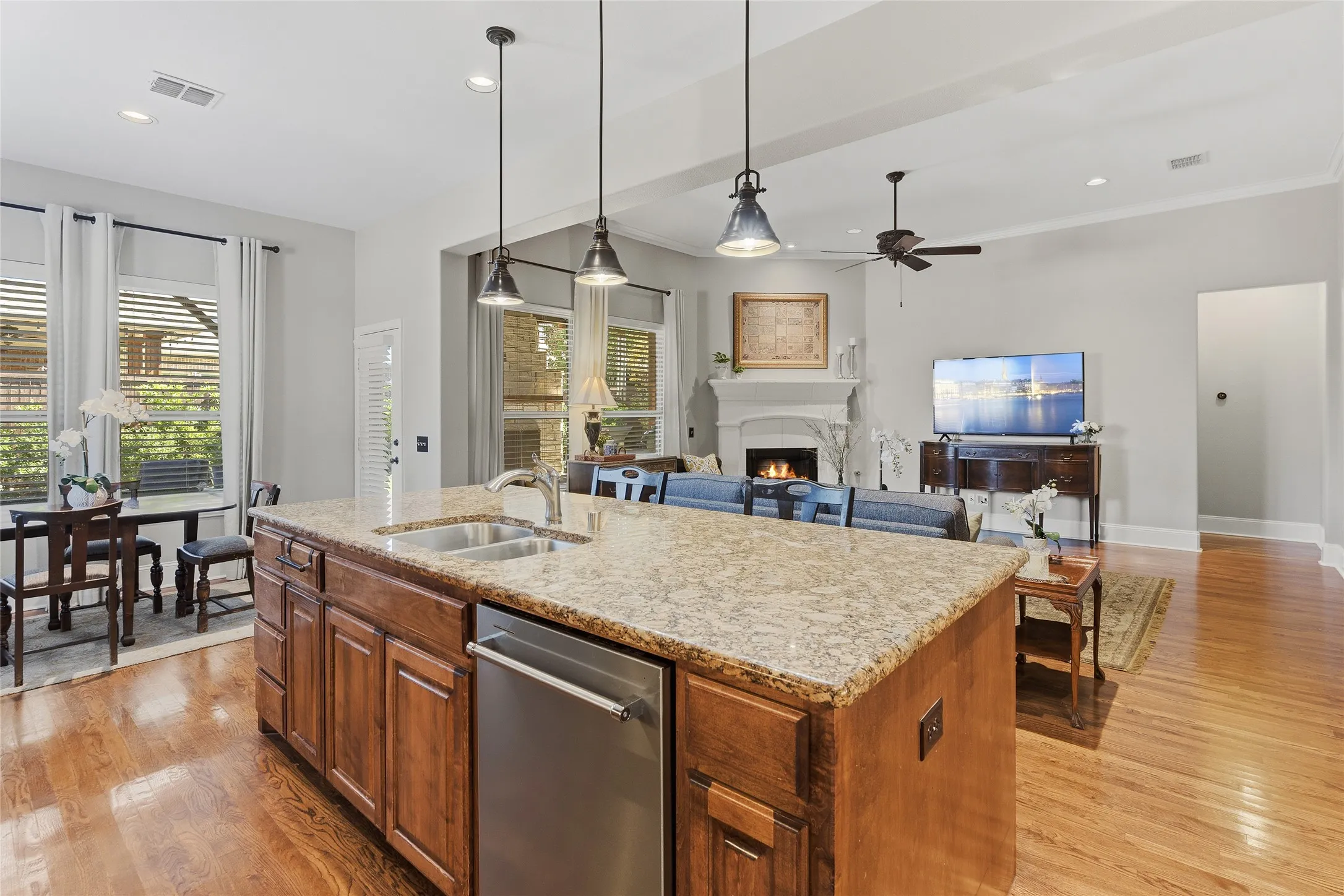 Single Family Residence For Sale in Collin County , 7800 Rockledge Drive, Mc Kinney, Texas 75071, 4 Bedroom, 3 Bathroom, 2 Garage spaces, 2,513 Sqft, built in 2011, mls#21343341, Real Estate Agent in Mc Kinney, Homes For Sale in Collin county, Homes For Sale in Mc Kinney, Realtor in Mc Kinney Texas, Real Estate Brokerage Independent Realty Texas, Luminita Cordes Realtor