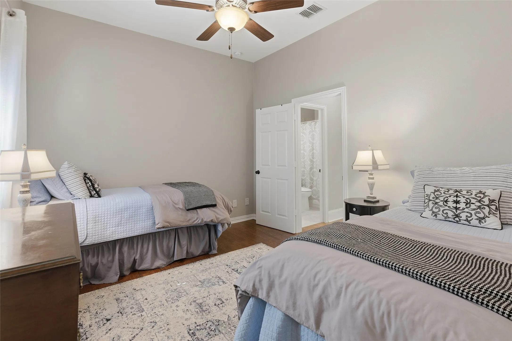 Single Family Residence For Sale in Collin County , 7800 Rockledge Drive, Mc Kinney, Texas 75071, 4 Bedroom, 3 Bathroom, 2 Garage spaces, 2,513 Sqft, built in 2011, mls#21343341, Real Estate Agent in Mc Kinney, Homes For Sale in Collin county, Homes For Sale in Mc Kinney, Realtor in Mc Kinney Texas, Real Estate Brokerage Independent Realty Texas, Luminita Cordes Realtor