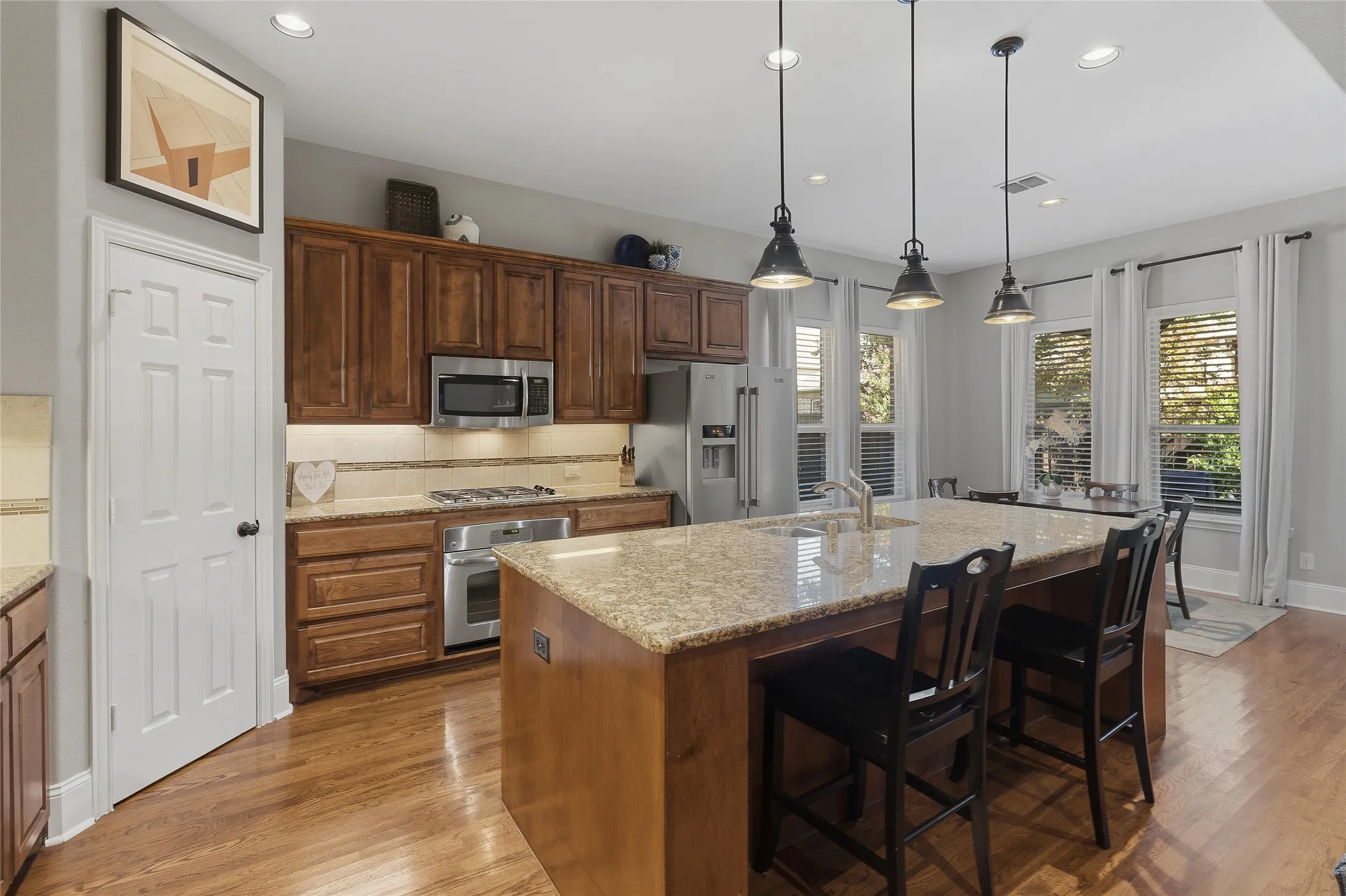 Single Family Residence For Sale in Collin County , 7800 Rockledge Drive, Mc Kinney, Texas 75071, 4 Bedroom, 3 Bathroom, 2 Garage spaces, 2,513 Sqft, built in 2011, mls#21343341, Real Estate Agent in Mc Kinney, Homes For Sale in Collin county, Homes For Sale in Mc Kinney, Realtor in Mc Kinney Texas, Real Estate Brokerage Independent Realty Texas, Luminita Cordes Realtor