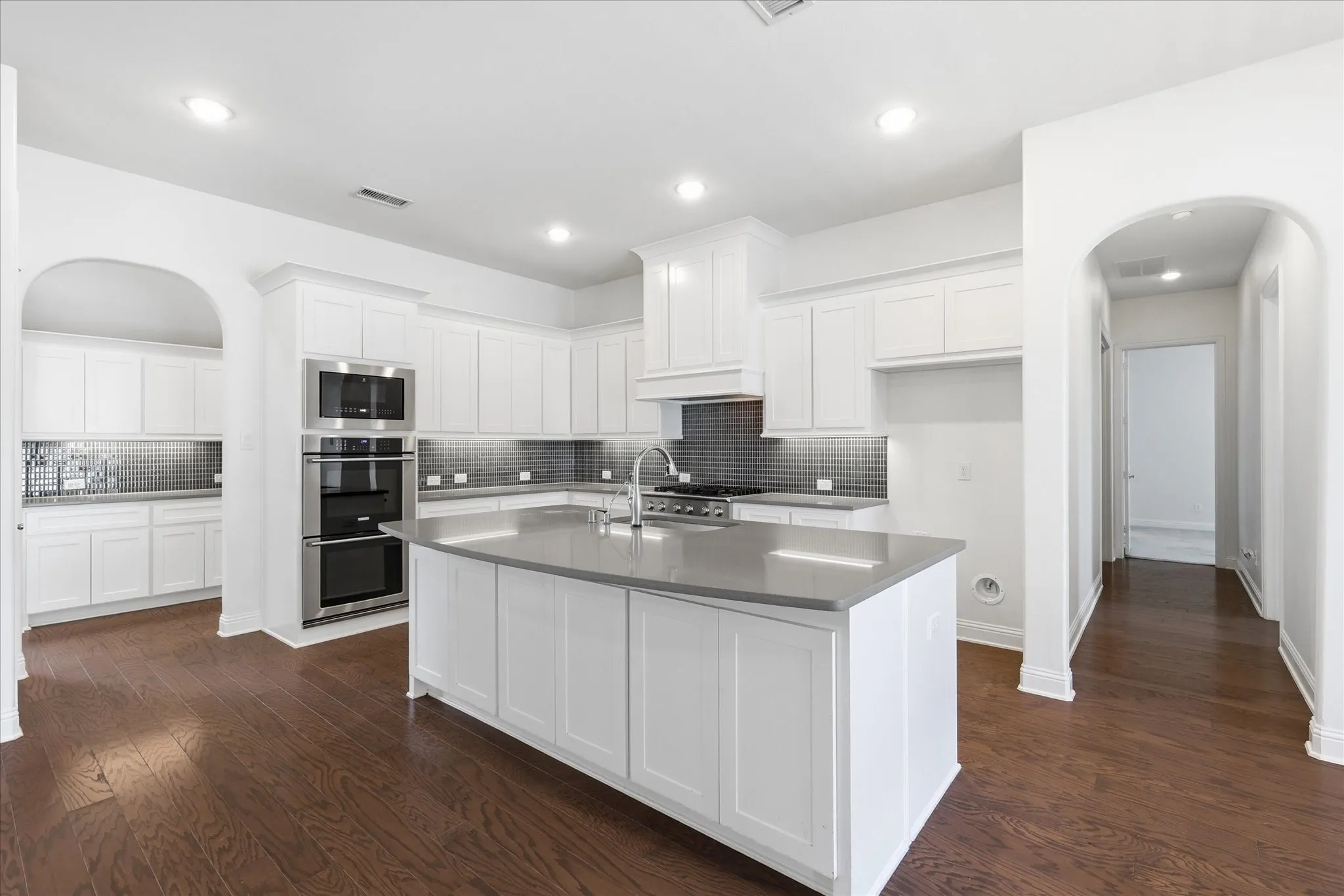 Single Family Residence For Sale in Collin County , 5409 Cheyenne Drive, Parker, Texas 75002, 5 Bedroom, 5 Bathroom, 3 Garage spaces, 4,310 Sqft, built in 2018, mls#21338357, Real Estate Agent in Parker, Homes For Sale in Collin county, Homes For Sale in Parker, Realtor in Parker Texas, Real Estate Brokerage Independent Realty Texas, Luminita Cordes Realtor