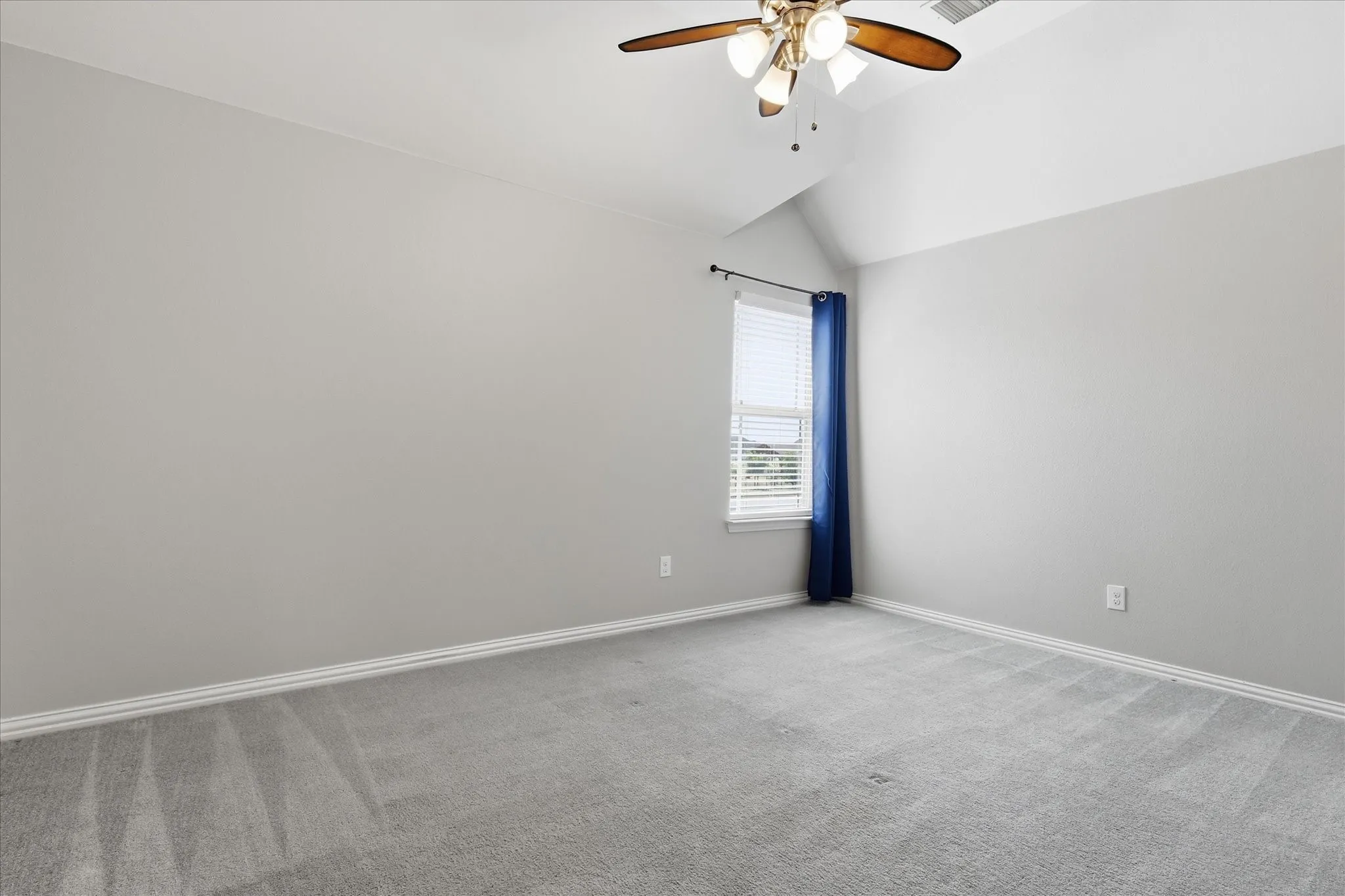 Single Family Residence For Sale in Collin County , 5409 Cheyenne Drive, Parker, Texas 75002, 5 Bedroom, 5 Bathroom, 3 Garage spaces, 4,310 Sqft, built in 2018, mls#21338357, Real Estate Agent in Parker, Homes For Sale in Collin county, Homes For Sale in Parker, Realtor in Parker Texas, Real Estate Brokerage Independent Realty Texas, Luminita Cordes Realtor
