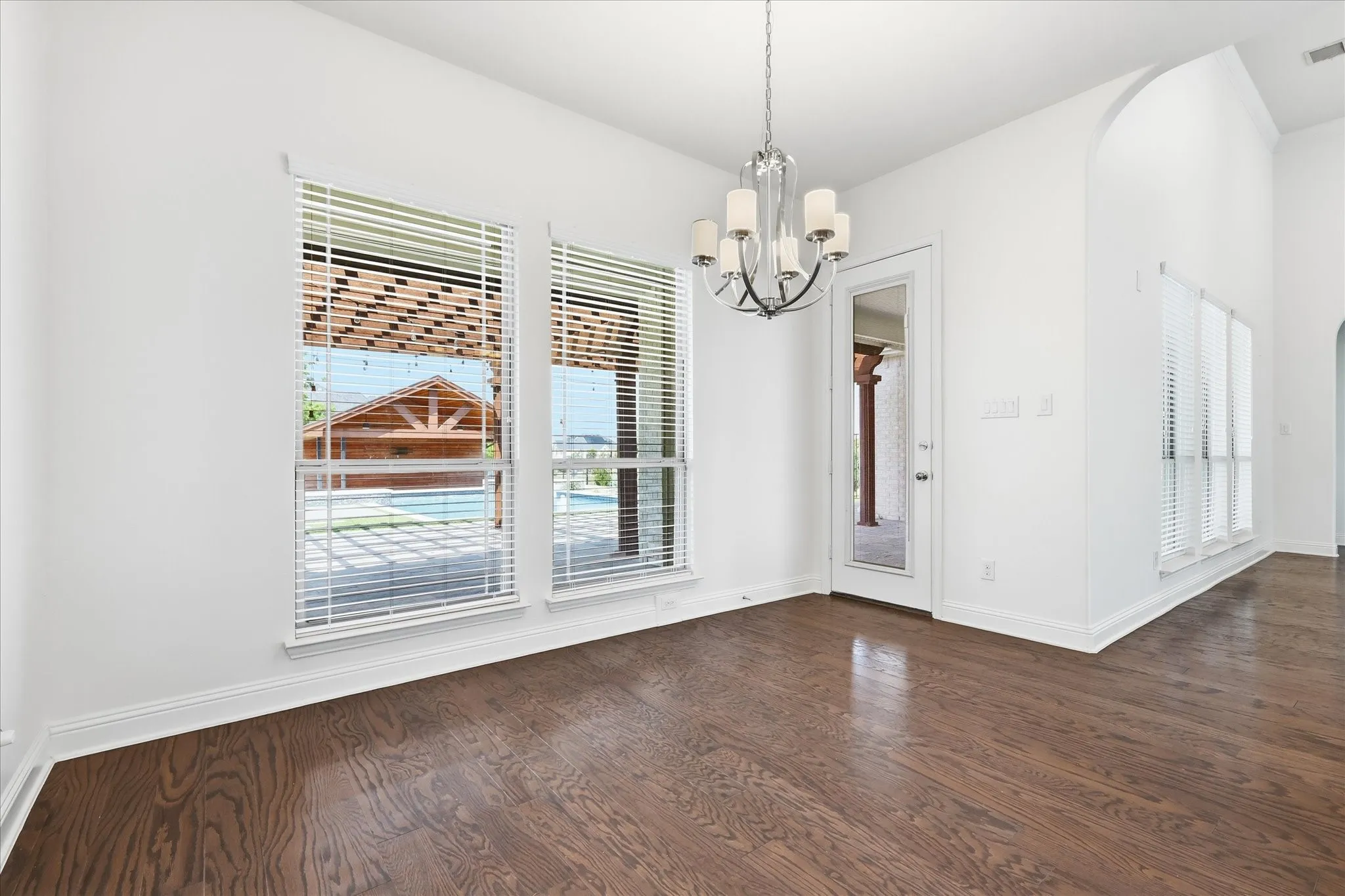Single Family Residence For Sale in Collin County , 5409 Cheyenne Drive, Parker, Texas 75002, 5 Bedroom, 5 Bathroom, 3 Garage spaces, 4,310 Sqft, built in 2018, mls#21338357, Real Estate Agent in Parker, Homes For Sale in Collin county, Homes For Sale in Parker, Realtor in Parker Texas, Real Estate Brokerage Independent Realty Texas, Luminita Cordes Realtor