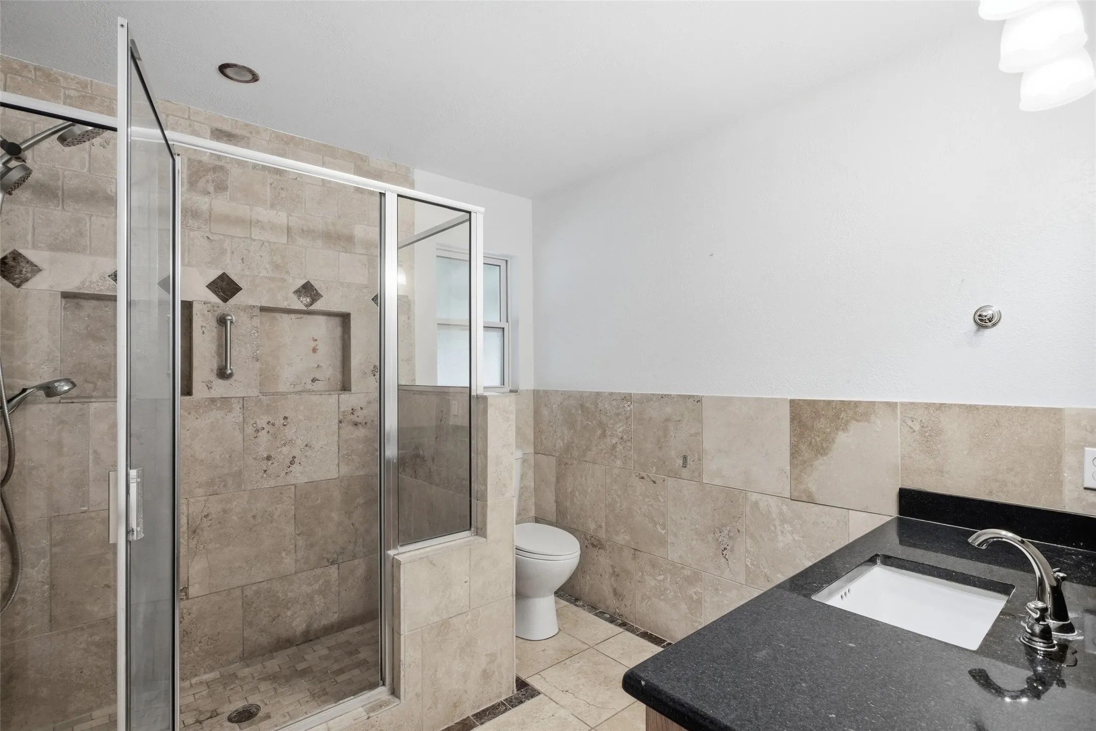 Single Family Residence For Sale in Tarrant County , 5440 Northcrest Road, Fort Worth, Texas 76107, 3 Bedroom, 2 Bathroom, 2 Garage spaces, 2,558 Sqft, built in 1975, mls#21346058, Real Estate Agent in Fort Worth, Homes For Sale in Tarrant county, Homes For Sale in Fort Worth, Realtor in Fort Worth Texas, Real Estate Brokerage Independent Realty Texas, Luminita Cordes Realtor