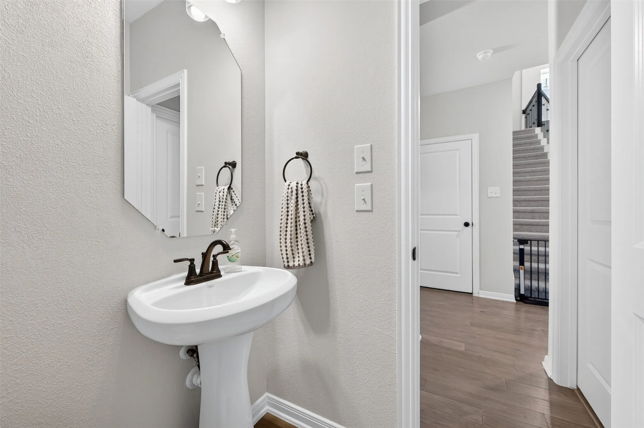 Single Family Residence For Sale in Kaufman County , 2123 Milligan Street, Forney, Texas 75126, 4 Bedroom, 4 Bathroom, 2 Garage spaces, 2,820 Sqft, built in 2024, mls#21346865, Real Estate Agent in Forney, Homes For Sale in Kaufman county, Homes For Sale in Forney, Realtor in Forney Texas, Real Estate Brokerage Independent Realty Texas, Luminita Cordes Realtor