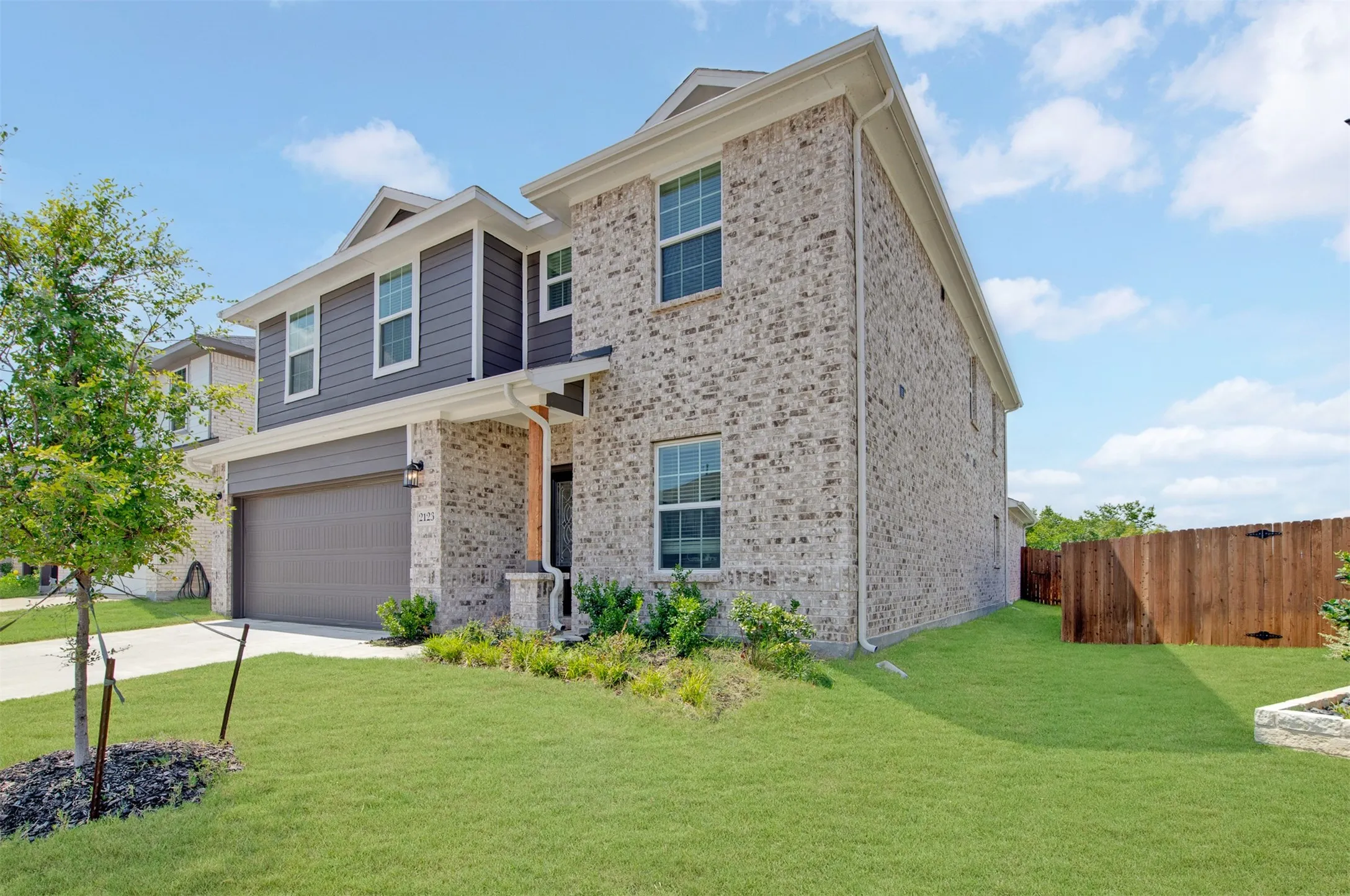 Single Family Residence For Sale in Kaufman County , 2123 Milligan Street, Forney, Texas 75126, 4 Bedroom, 4 Bathroom, 2 Garage spaces, 2,820 Sqft, built in 2024, mls#21346865, Real Estate Agent in Forney, Homes For Sale in Kaufman county, Homes For Sale in Forney, Realtor in Forney Texas, Real Estate Brokerage Independent Realty Texas, Luminita Cordes Realtor