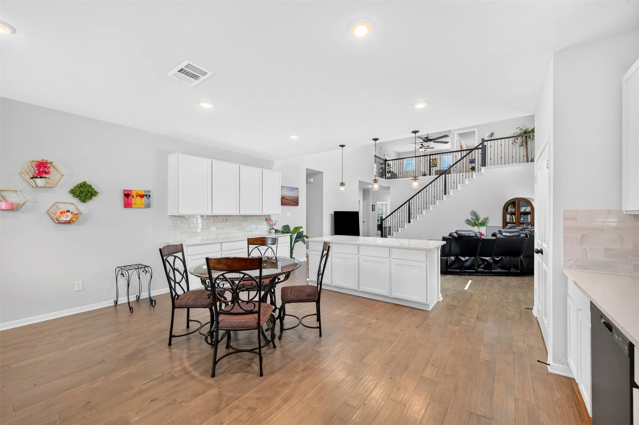 Single Family Residence For Sale in Kaufman County , 2123 Milligan Street, Forney, Texas 75126, 4 Bedroom, 4 Bathroom, 2 Garage spaces, 2,820 Sqft, built in 2024, mls#21346865, Real Estate Agent in Forney, Homes For Sale in Kaufman county, Homes For Sale in Forney, Realtor in Forney Texas, Real Estate Brokerage Independent Realty Texas, Luminita Cordes Realtor